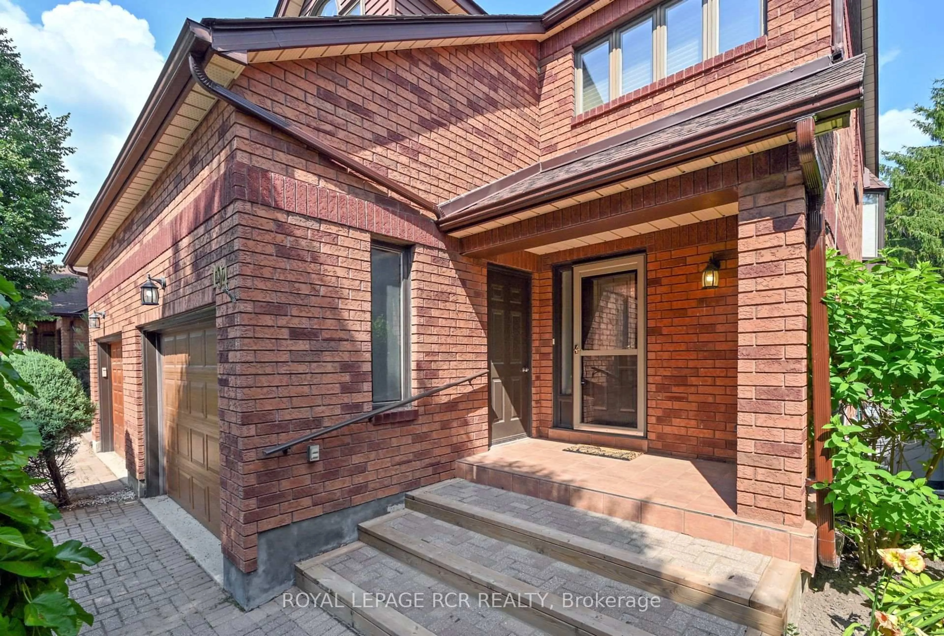 Home with brick exterior material, street for 194 Green Briar Rd, New Tecumseth Ontario L9R 1Y1