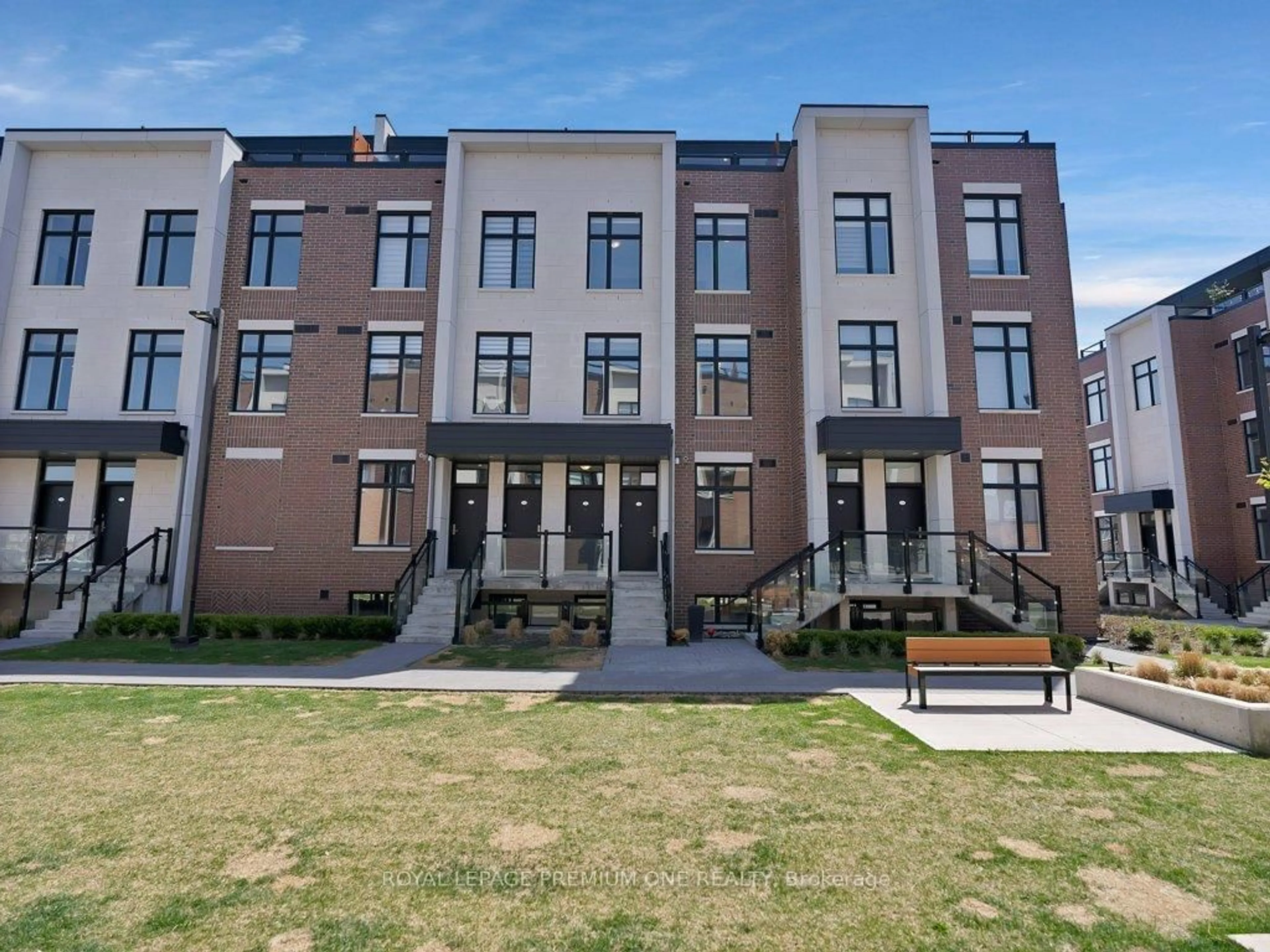 Home with brick exterior material, street for 9560 Islington Ave #225, Vaughan Ontario L4L 1A7