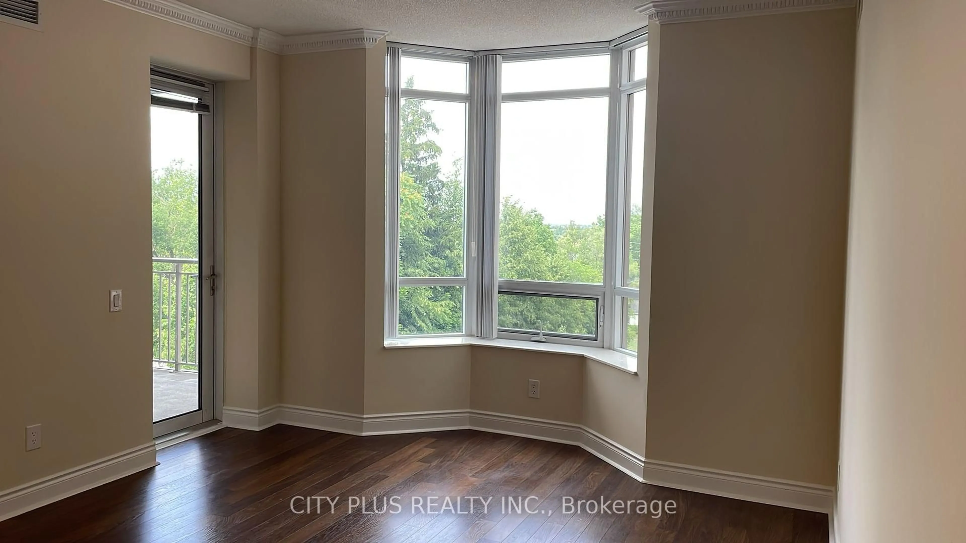 A pic of a room for 10101 Yonge St #409, Richmond Hill Ontario L4C 0V6