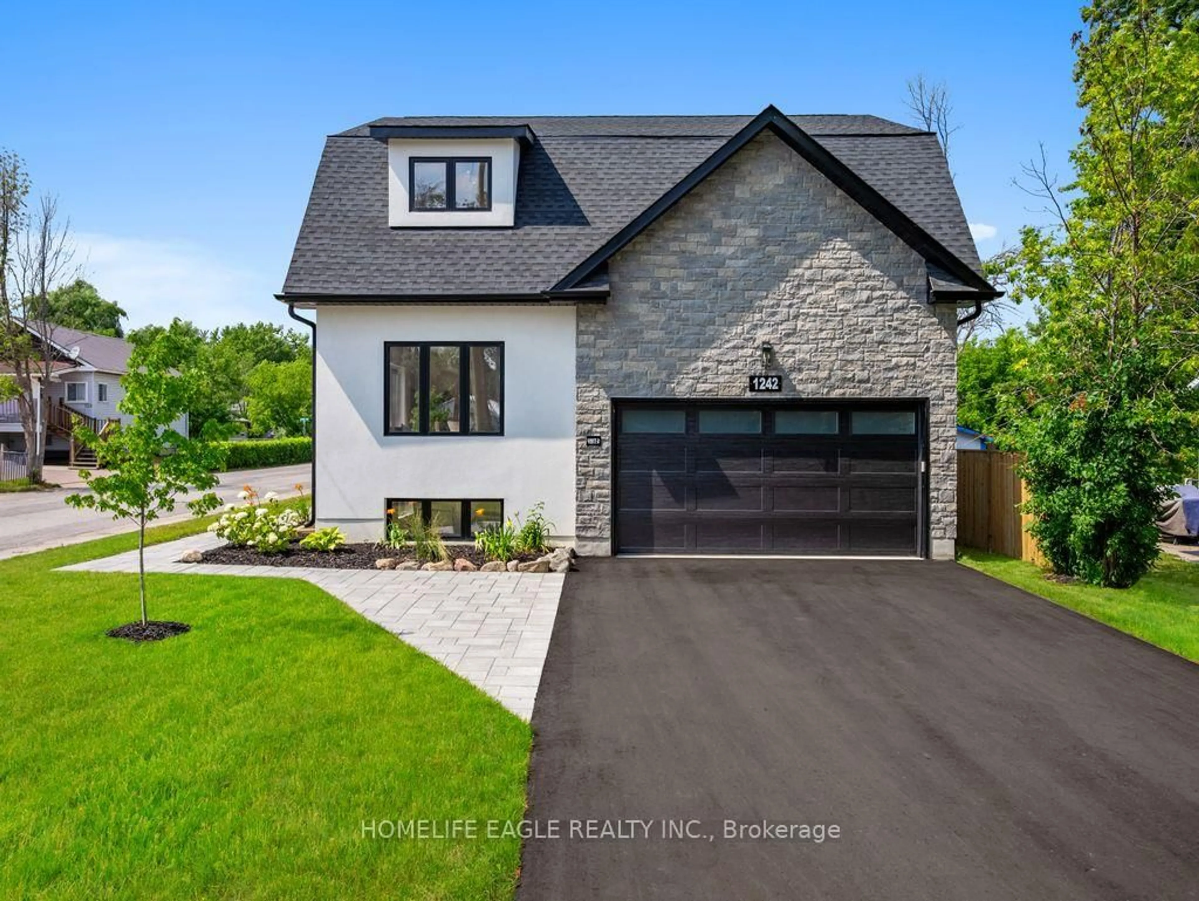Home with brick exterior material, street for 1242 Killarney Beach Rd, Innisfil Ontario L0L 1W0