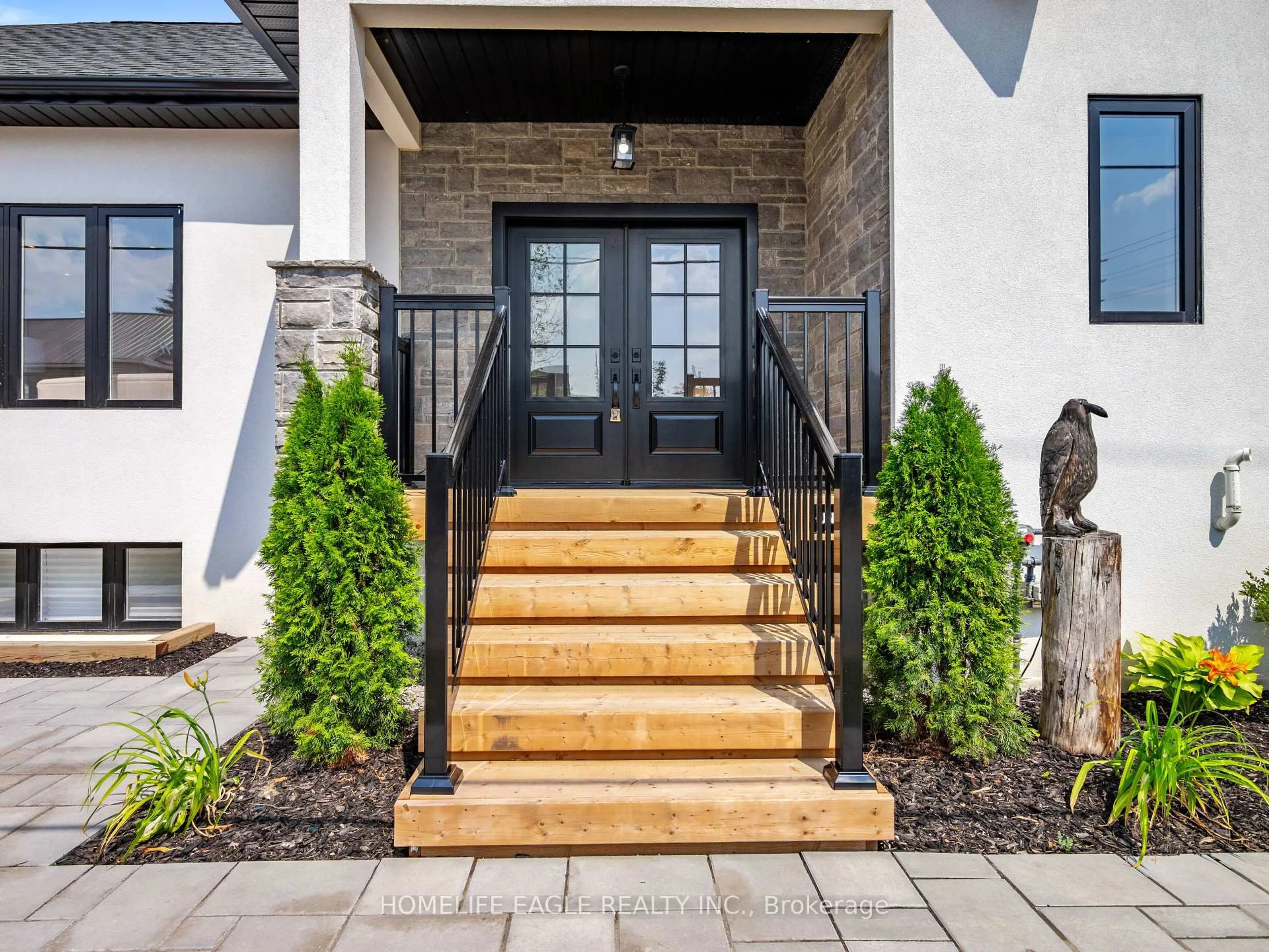 Indoor entryway for 1242 Killarney Beach Rd, Innisfil Ontario L0L 1W0