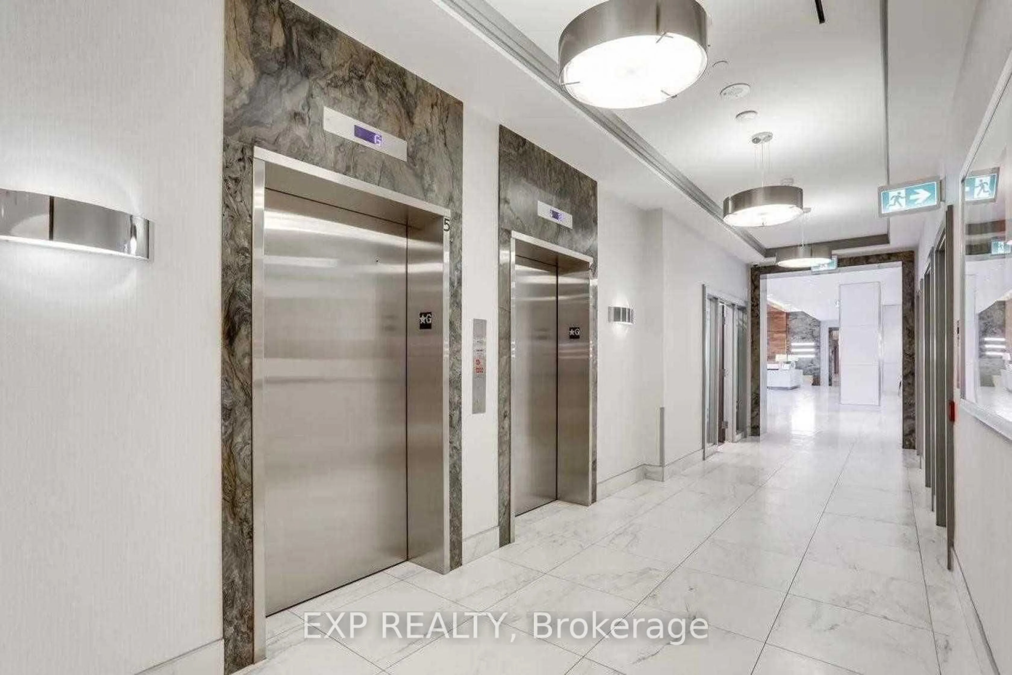 Indoor foyer for 7890 Bathurst St #2110, Vaughan Ontario L4J 0J8