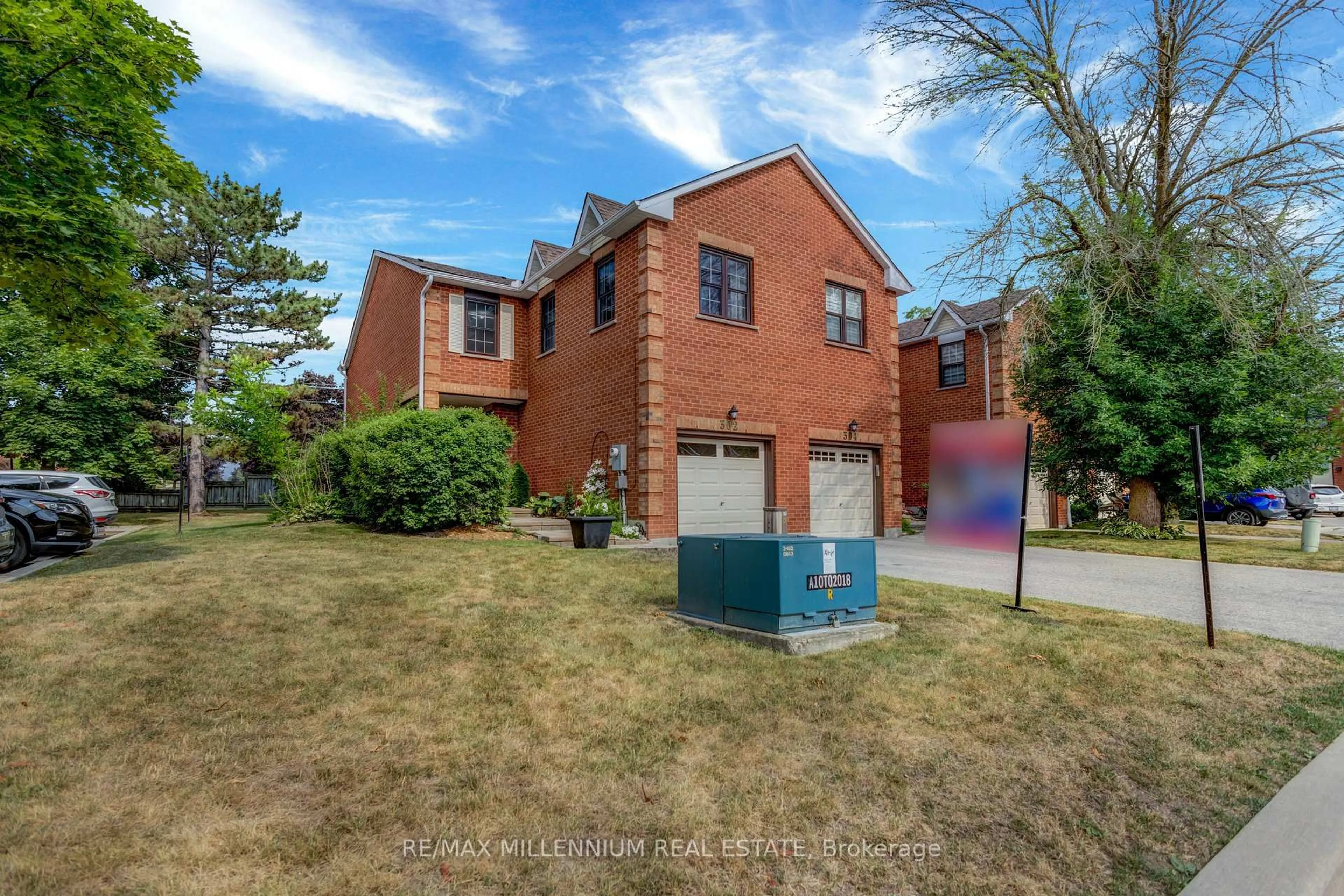 Home with brick exterior material, street for 302 Wilkes Crt #24, Aurora Ontario L4G 6G6