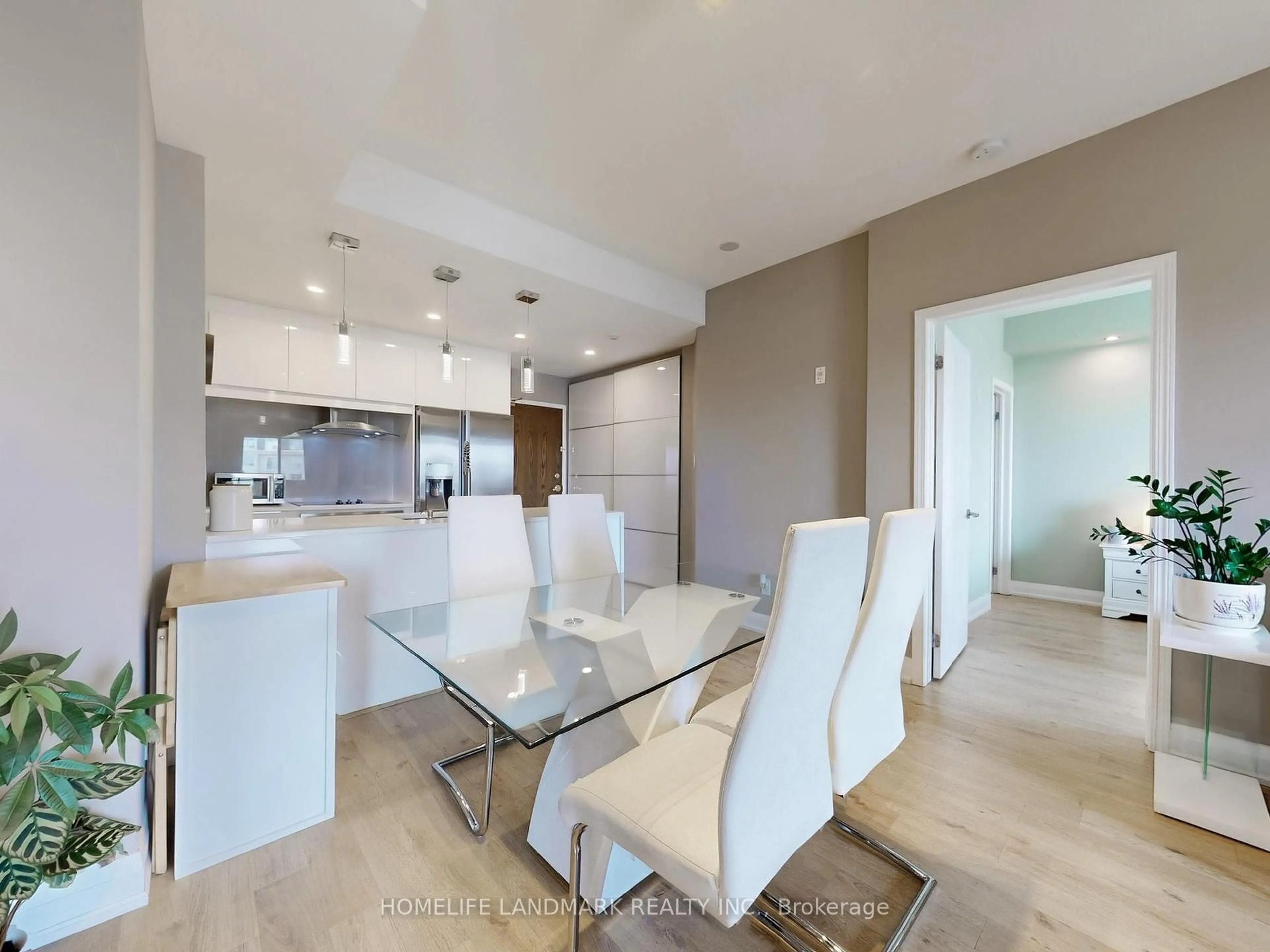 Open concept kitchen, unknown for 8 Maison Parc Crt #619, Vaughan Ontario L4J 9K5