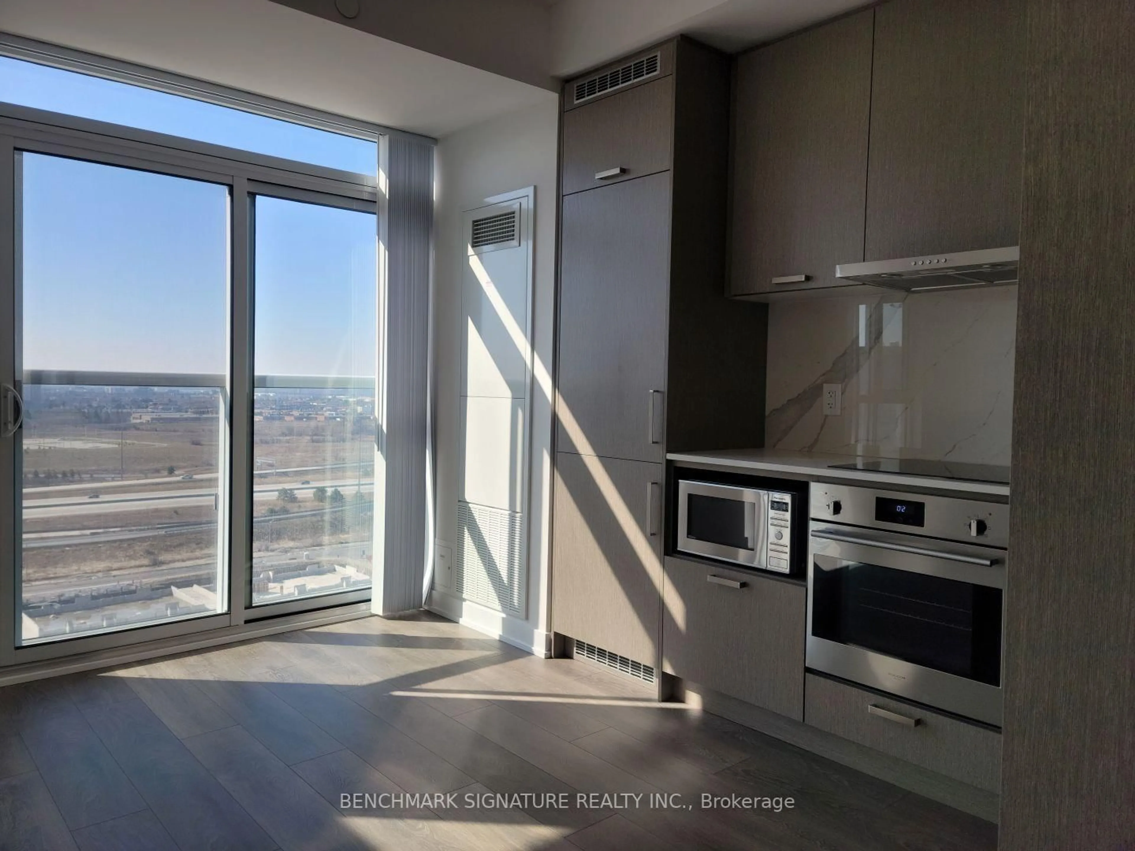 Unknown for 38 Honeycrisp Cres #1803, Vaughan Ontario L4K 0M8