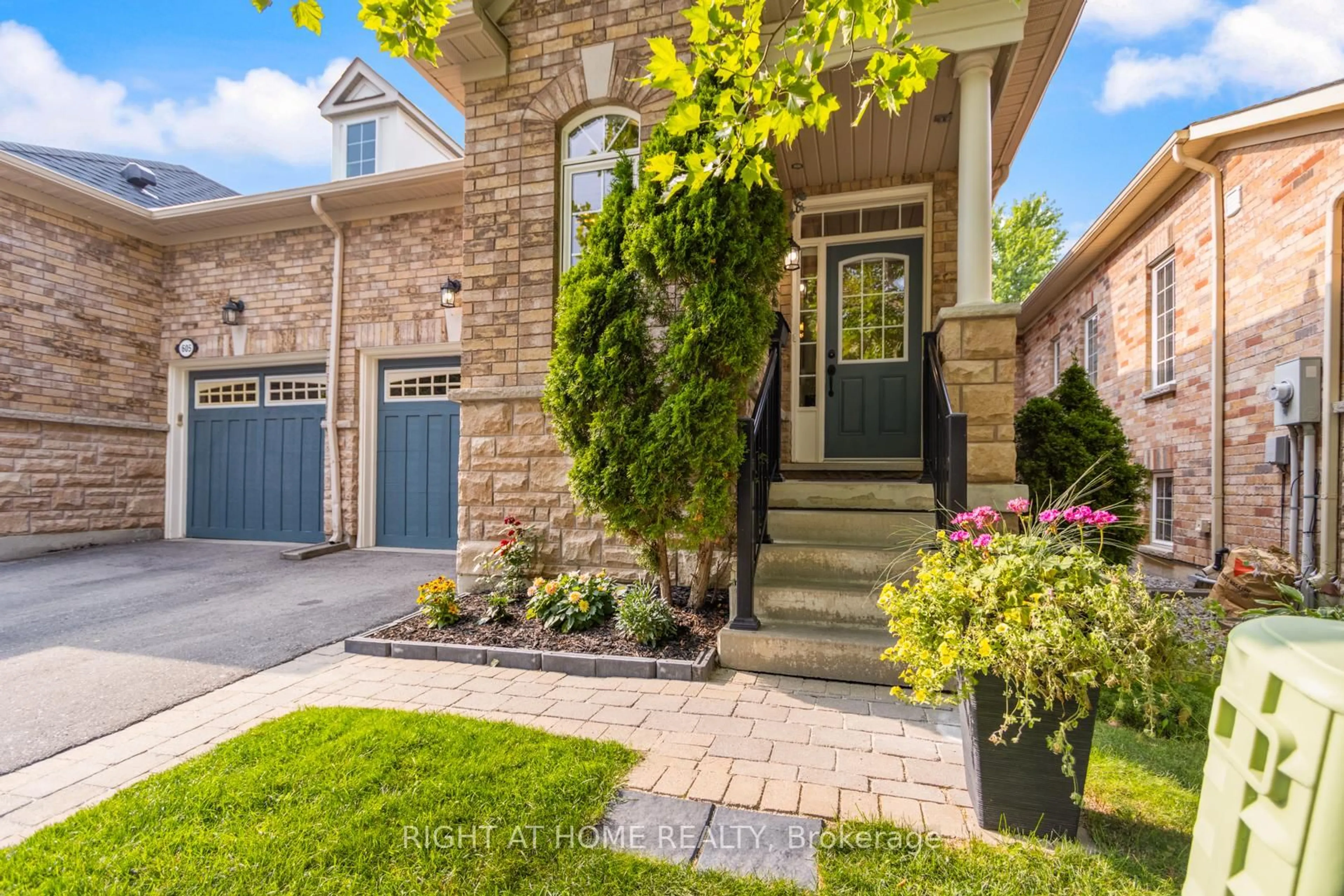 Home with brick exterior material, street for 607 Tapestry Lane, Newmarket Ontario L3X 3C9