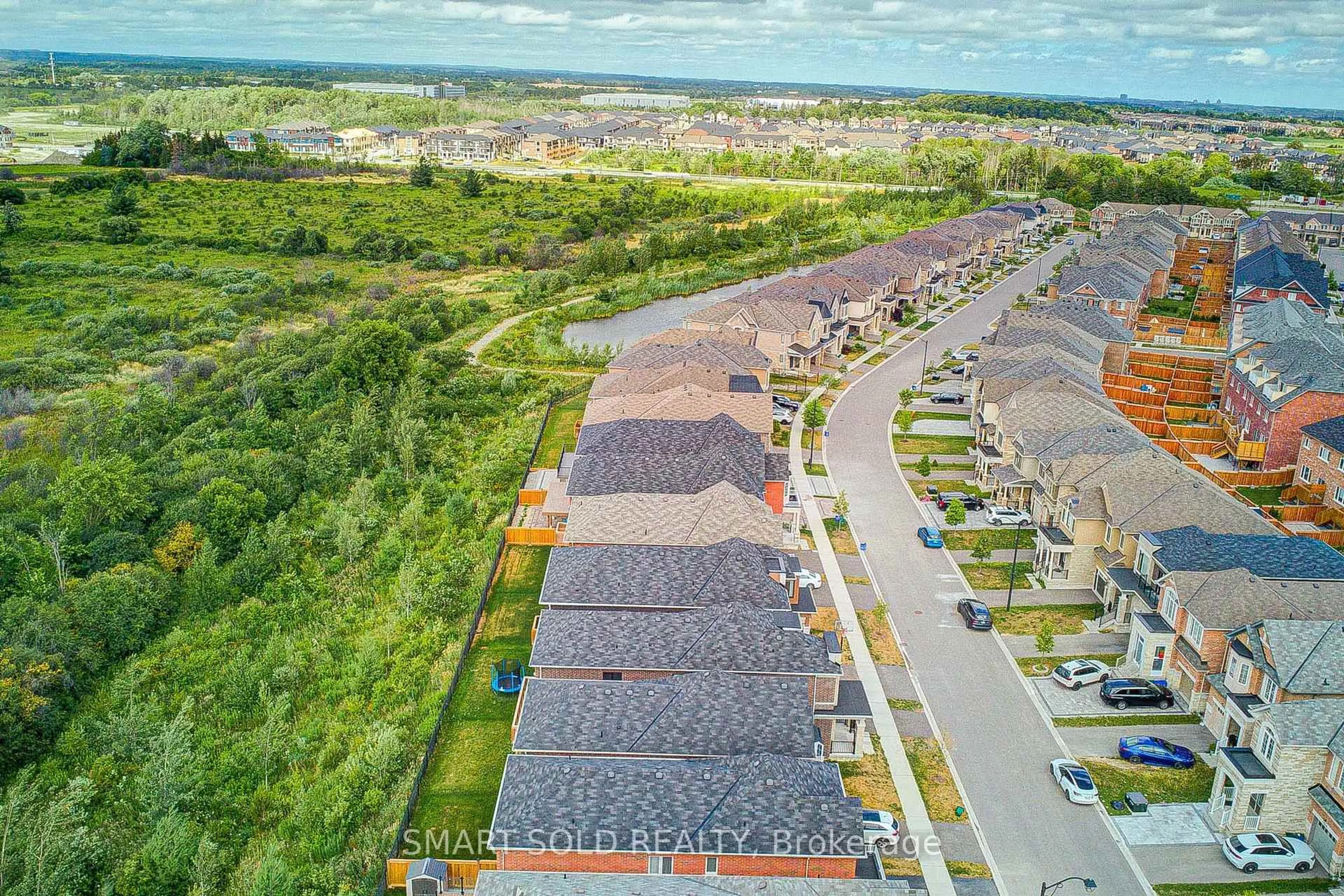 A pic from outside/outdoor area/front of a property/back of a property/a pic from drone, unknown for 126 Hartney Dr, Richmond Hill Ontario L4S 1N2