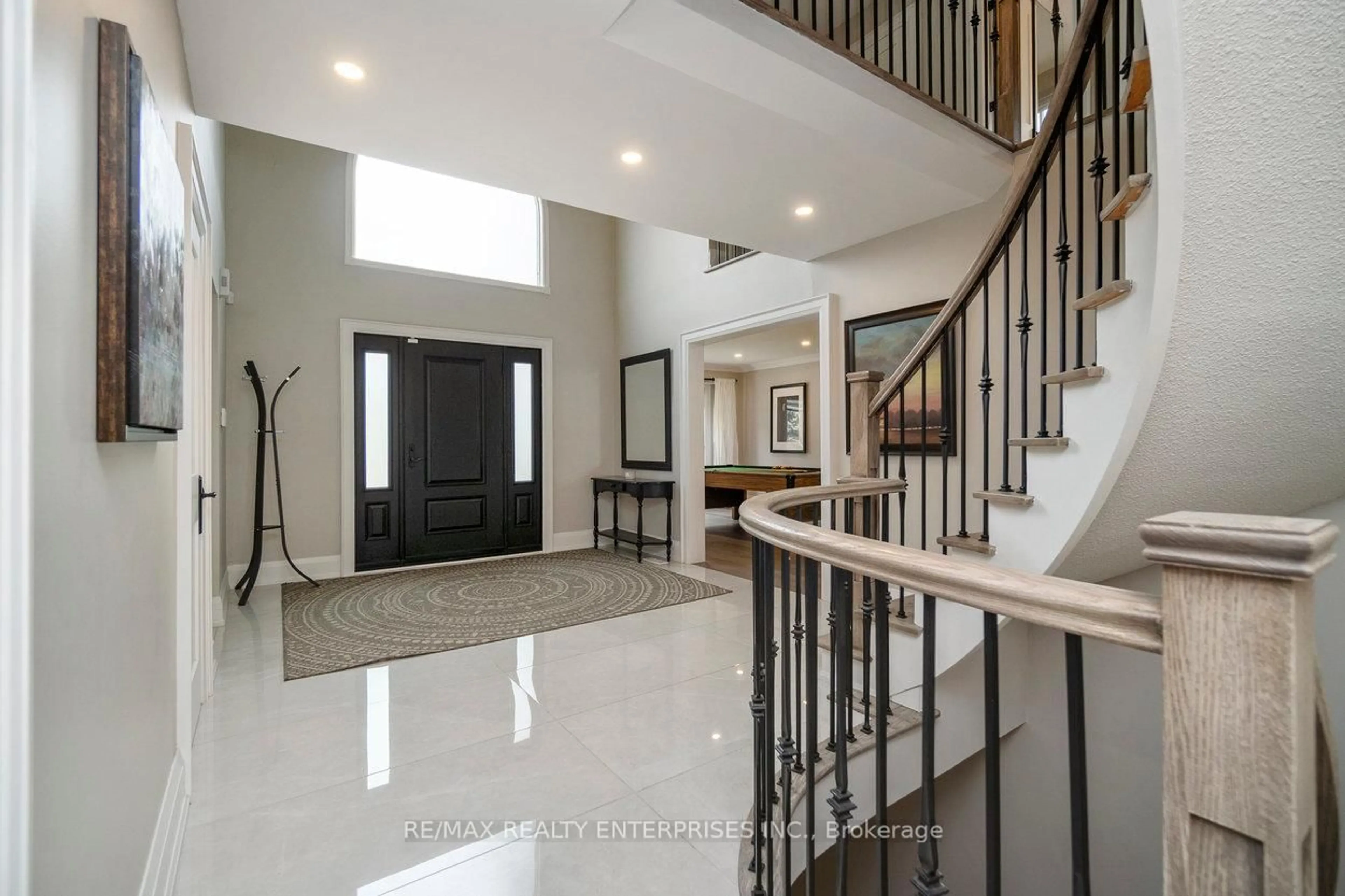 Indoor foyer for 148 Crofters Rd, Vaughan Ontario L4L 7G3