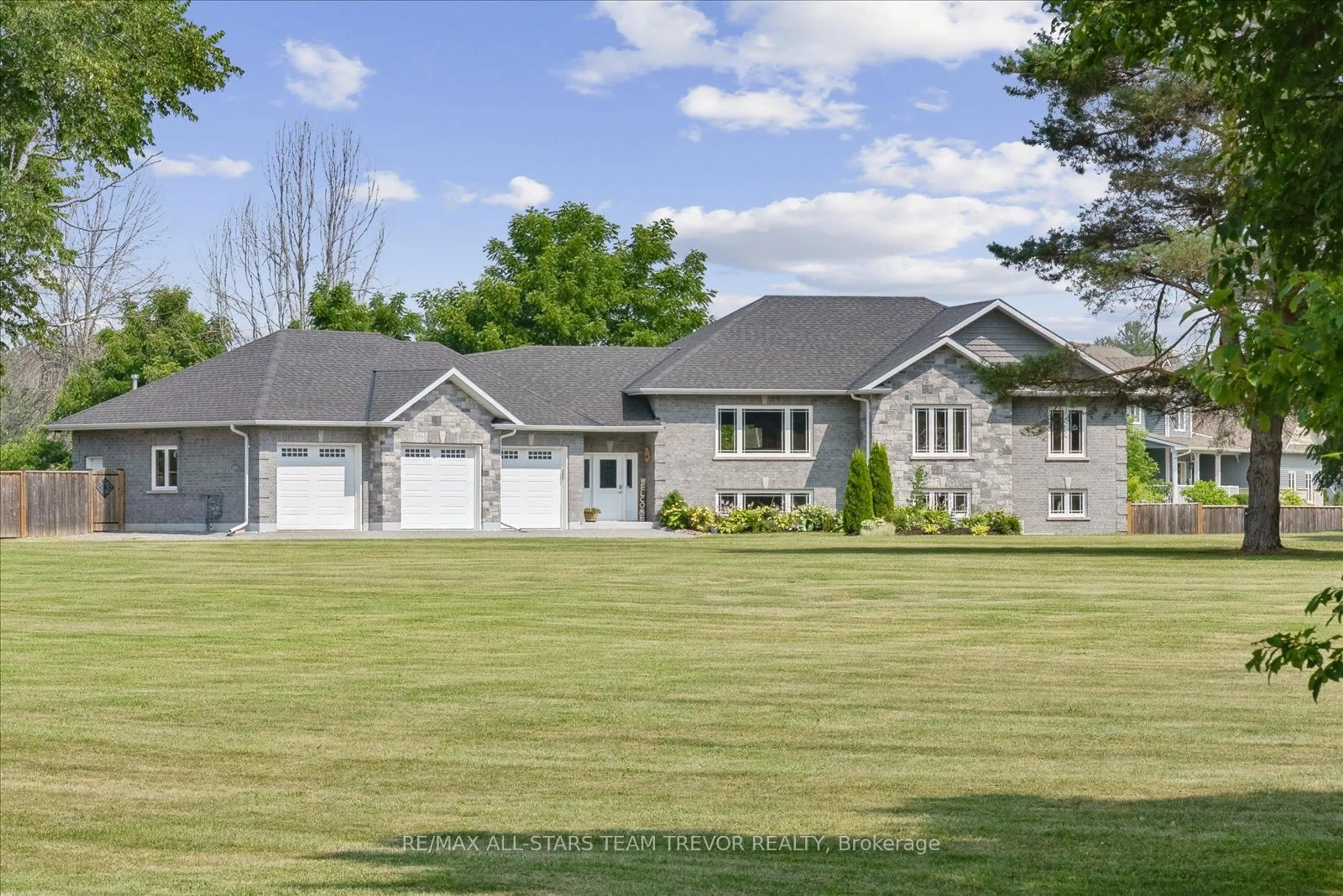 Home with vinyl exterior material, street for 187 Riverbank Dr, Georgina Ontario L0E 1N0