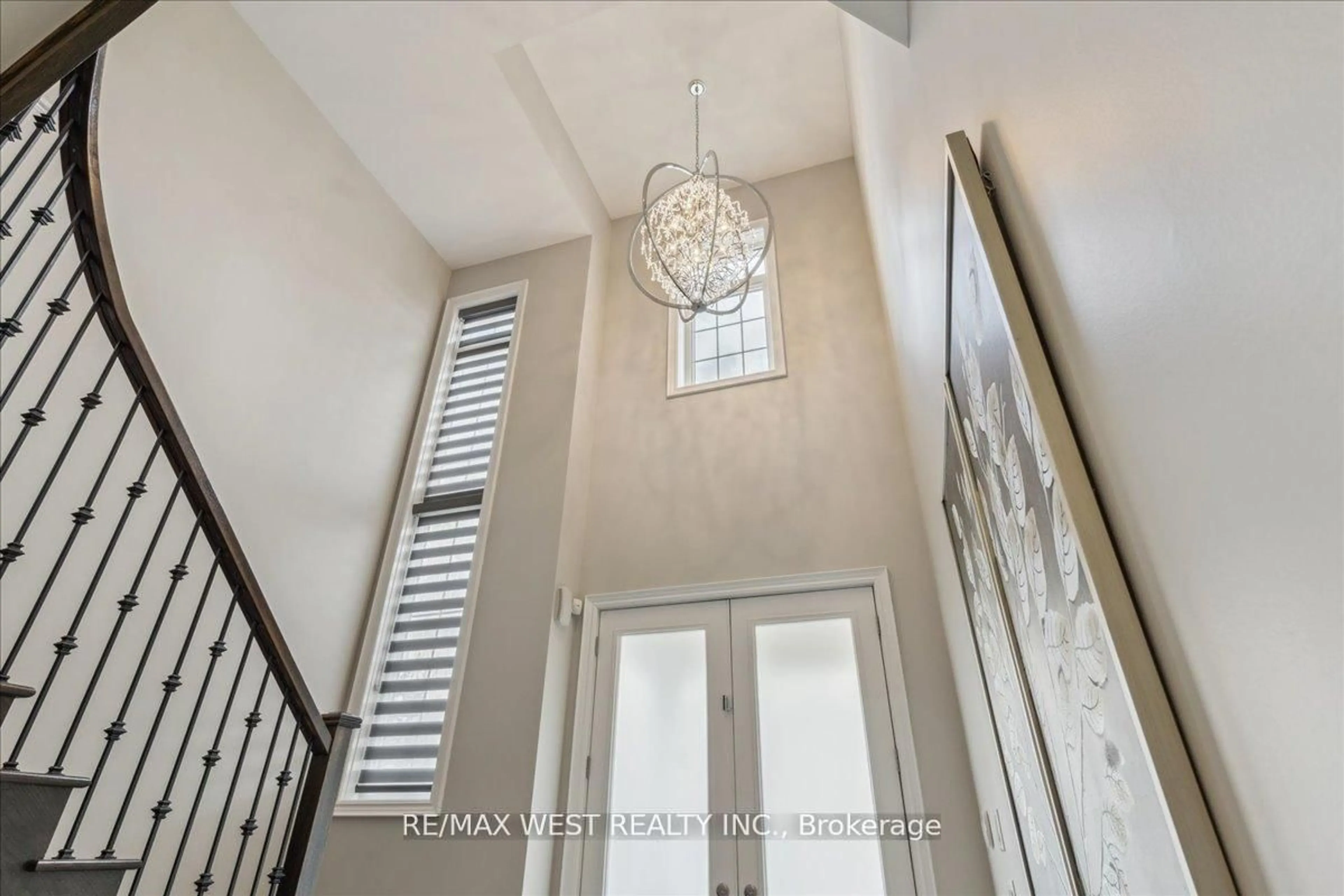 Indoor entryway for 39 Condor Way, Vaughan Ontario L4H 4N1