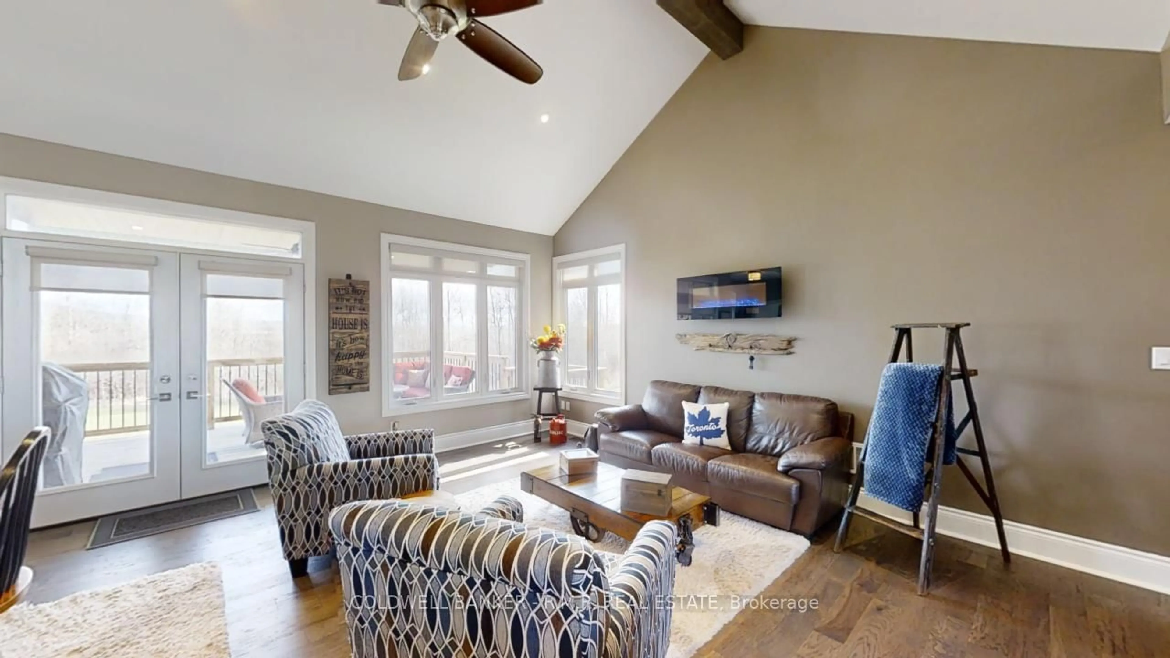 Living room with furniture, unknown for 470 Blue Mountain Rd, Uxbridge Ontario L9P 1R3