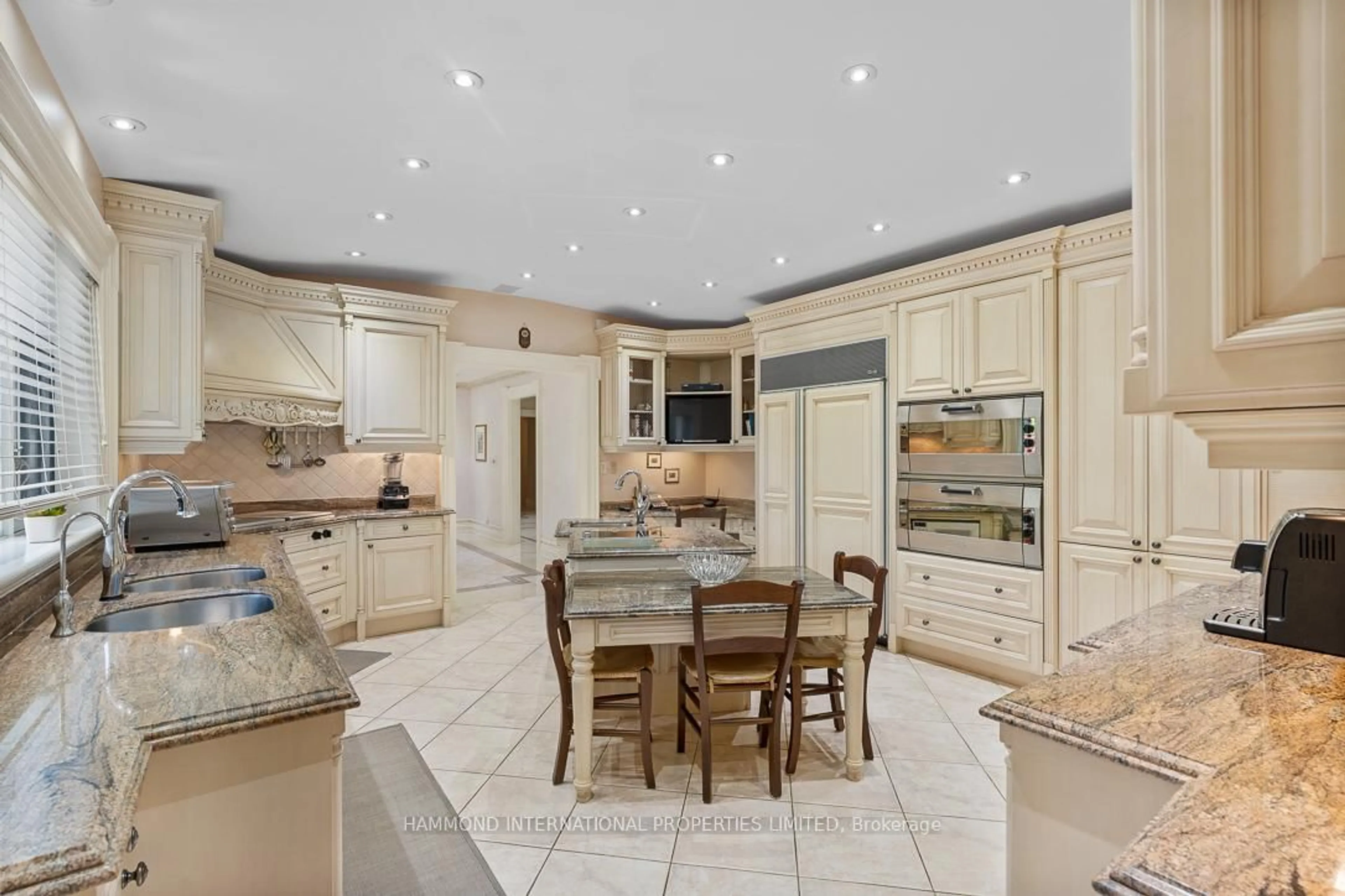 Unknown for 19 RIVERSIDE Blvd, Vaughan Ontario L4J 1H4