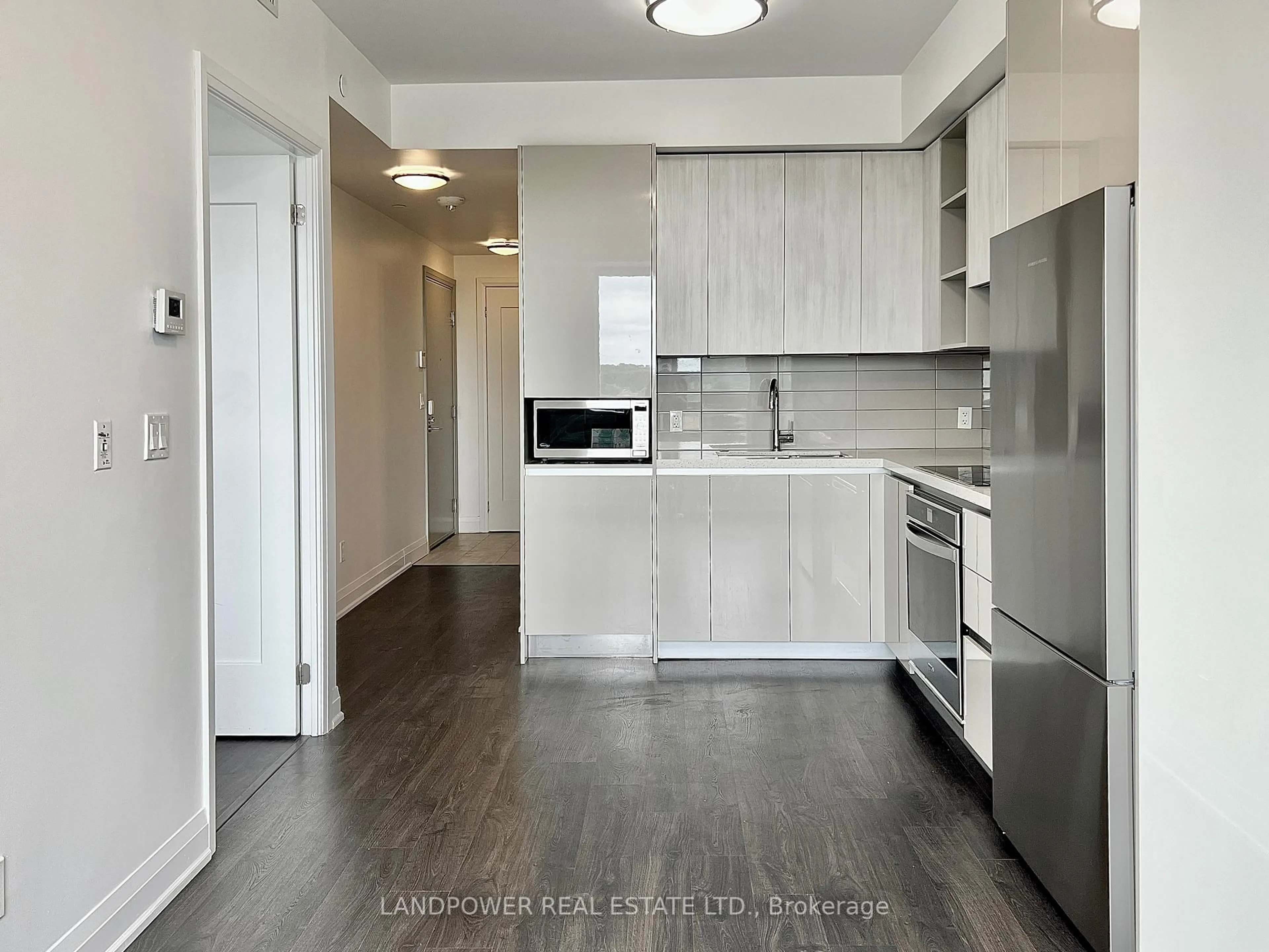 Standard kitchen, wood/laminate floor for 398 Highway 7 #1001, Richmond Hill Ontario L4B 0G6