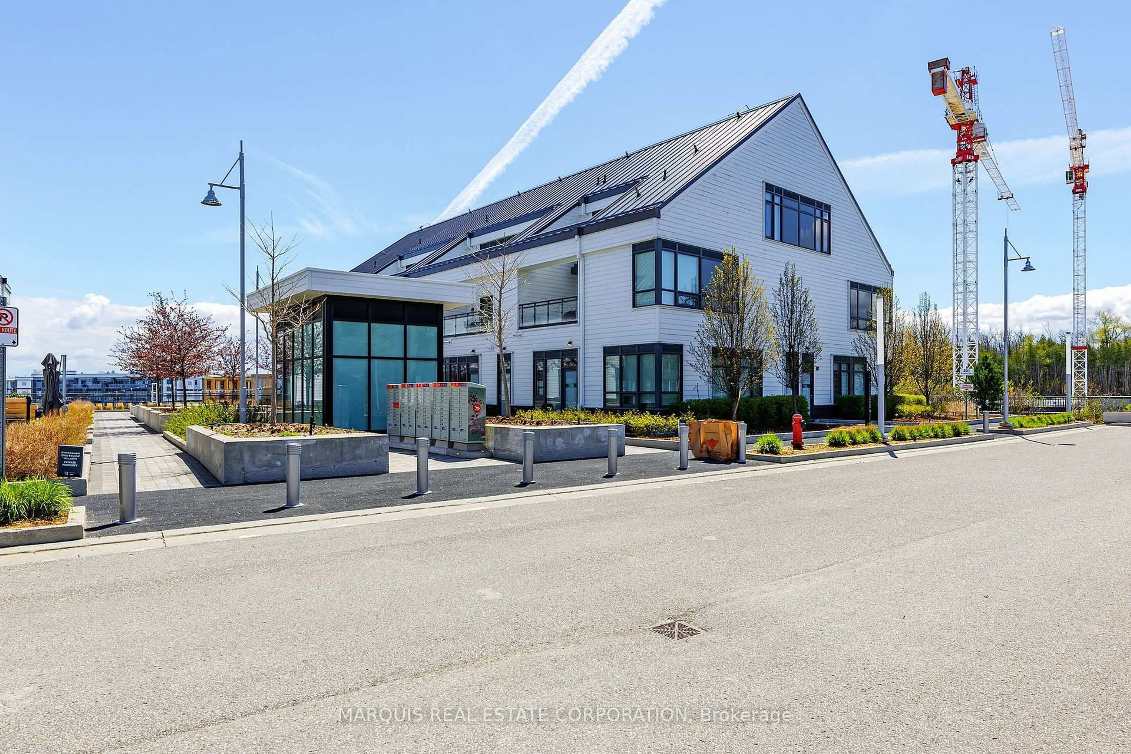 A pic from outside/outdoor area/front of a property/back of a property/a pic from drone, building for 331 Broward Way #144, Innisfil Ontario L9S 0M7