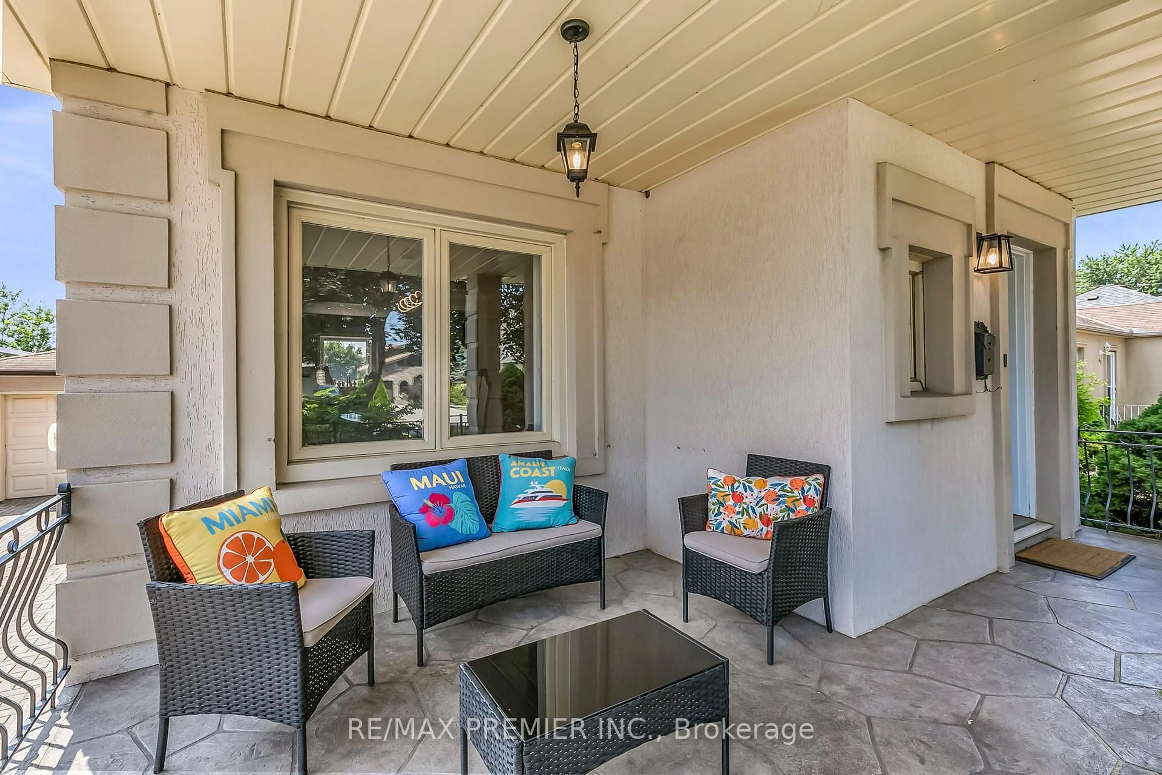 Patio, street for 71 Hawman Ave, Vaughan Ontario L4L 1S3