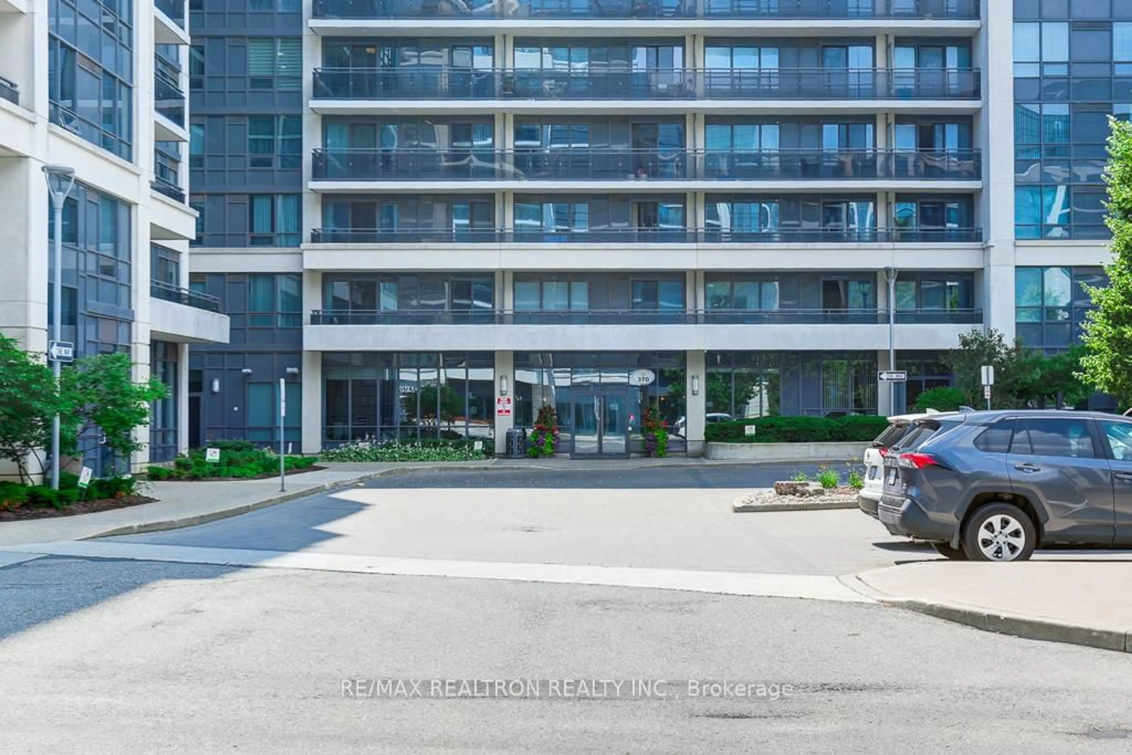 Patio, unknown for 370 Highway 7 #615, Richmond Hill Ontario L4B 0C4