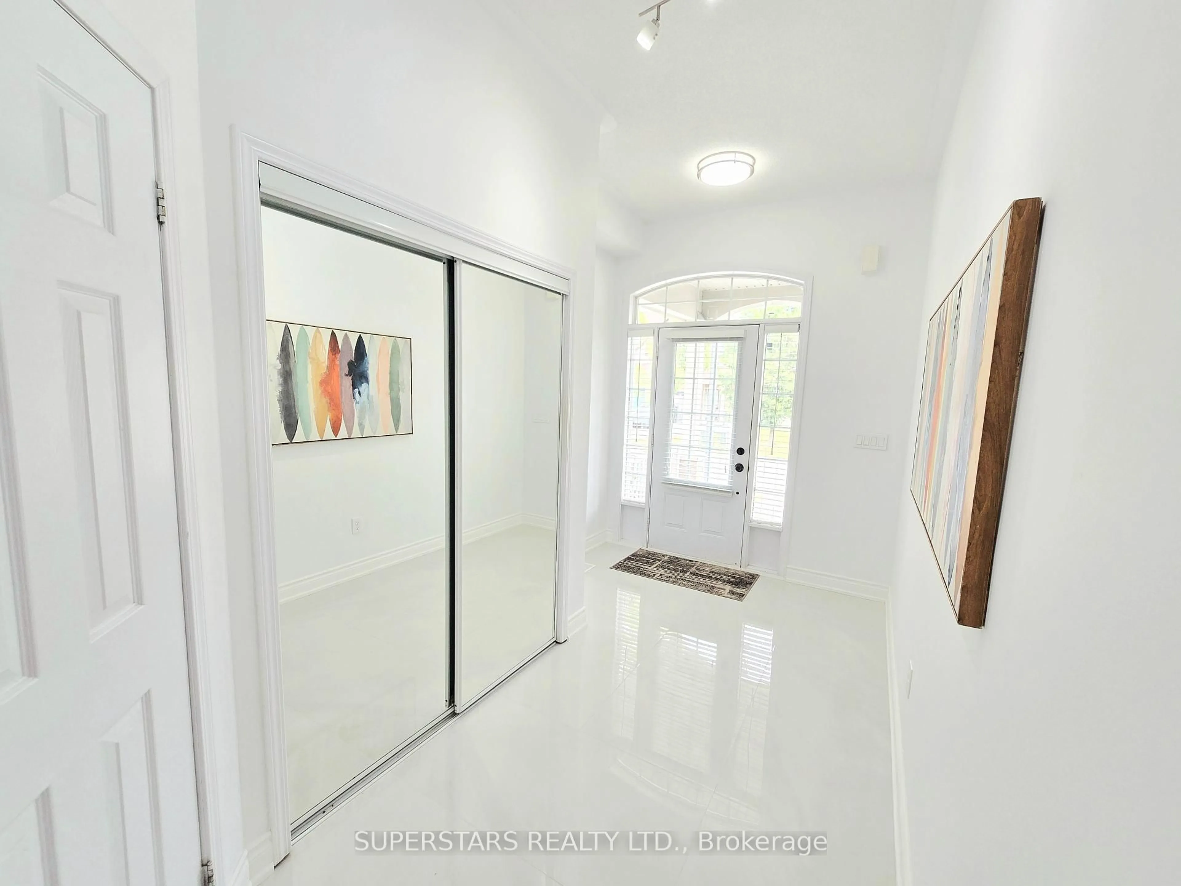 Indoor foyer for 50 Macadam Rd, Markham Ontario L6E 2C1