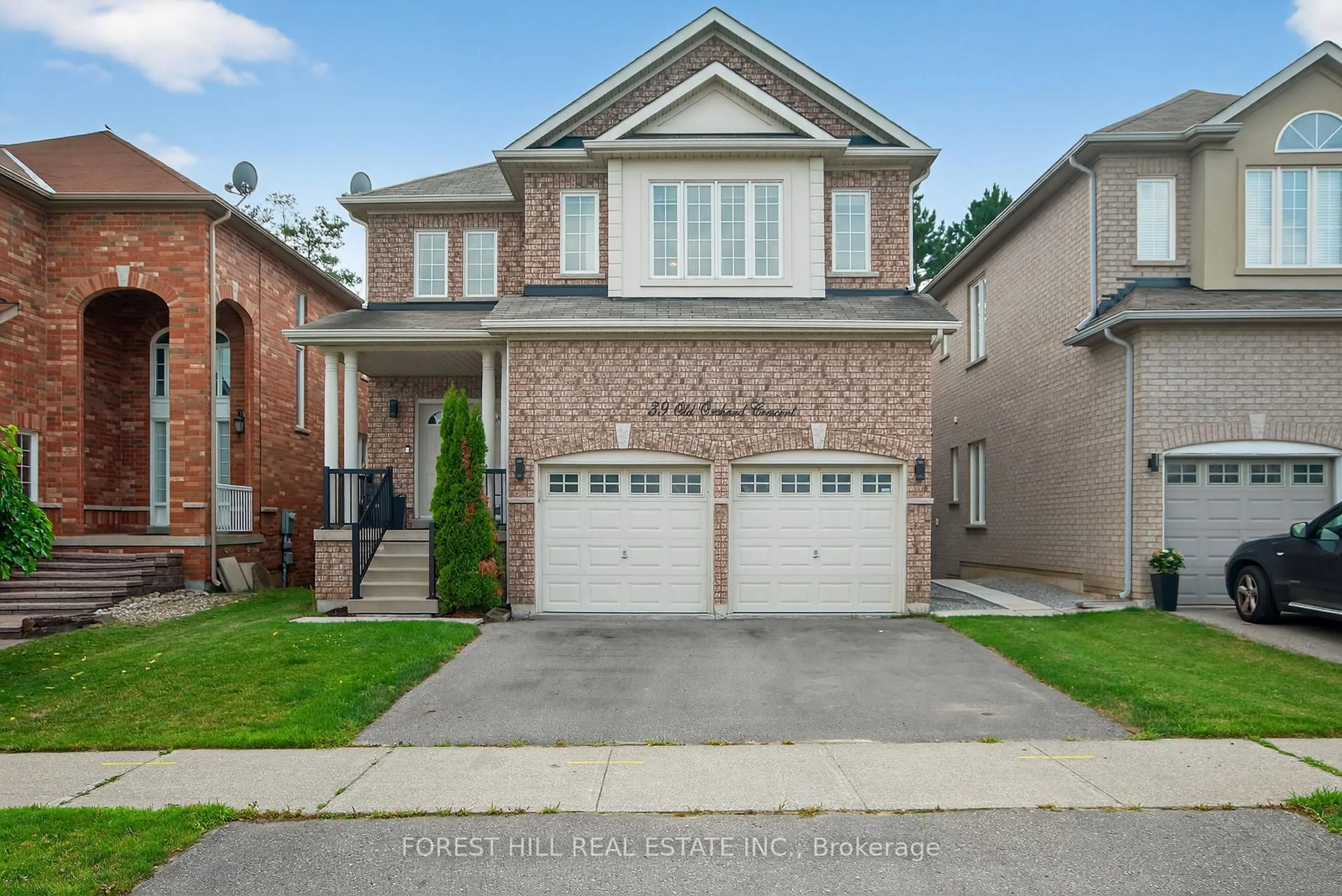 Home with brick exterior material, street for 39 Old Orchard Cres, Richmond Hill Ontario L4S 0A2