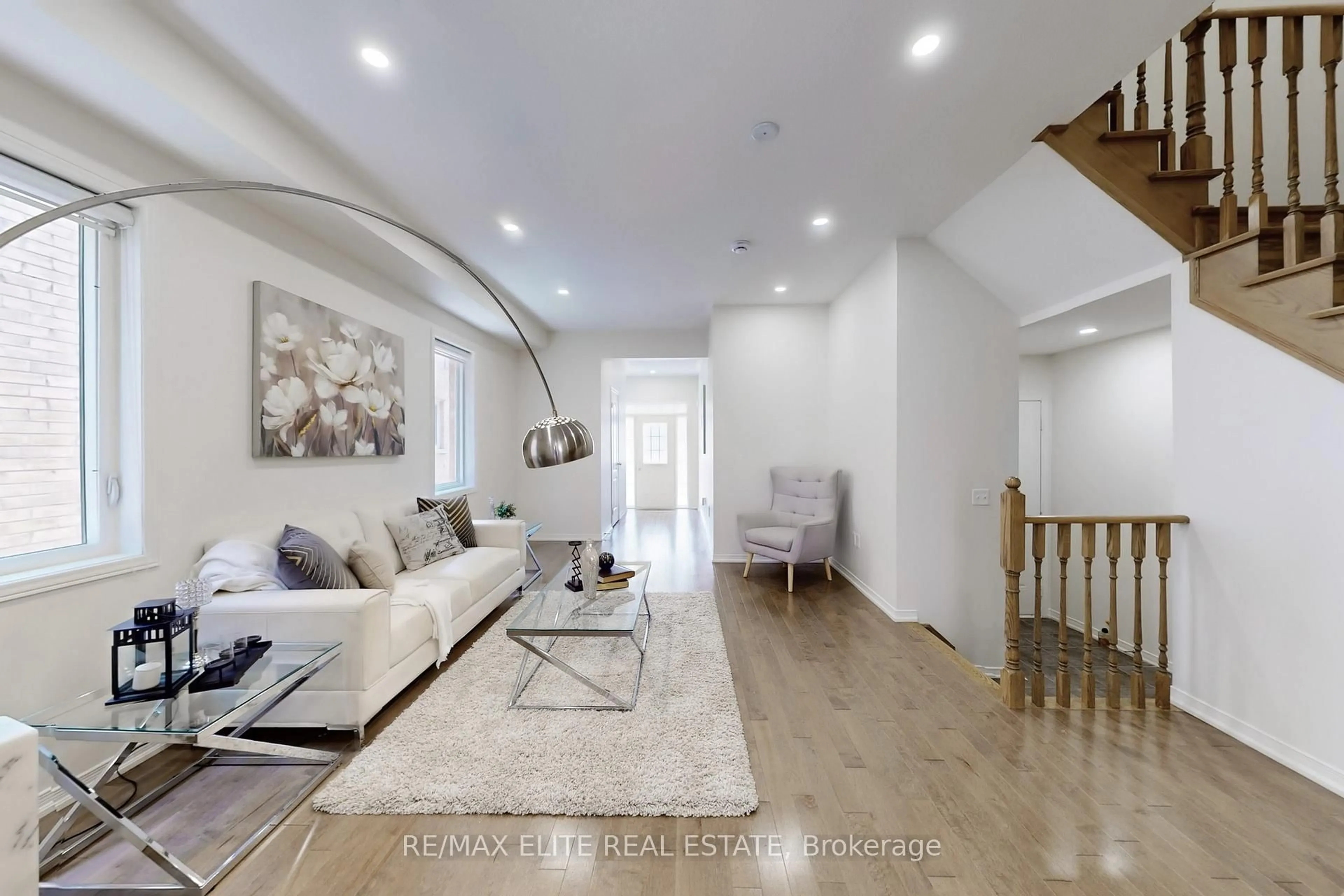Living room with furniture, unknown for 1217 Mccron Cres, Newmarket Ontario L3X 0C5
