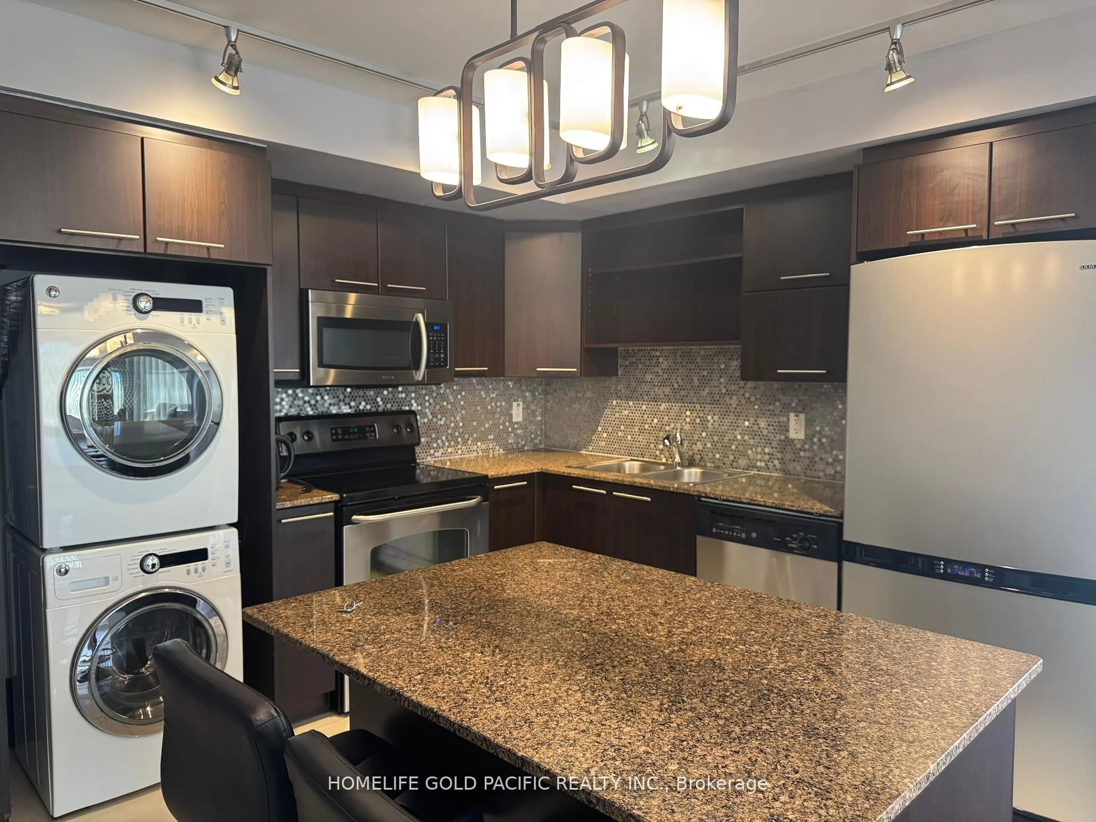Unknown for 37 Galleria Pkwy #207, Markham Ontario L3T 0A5