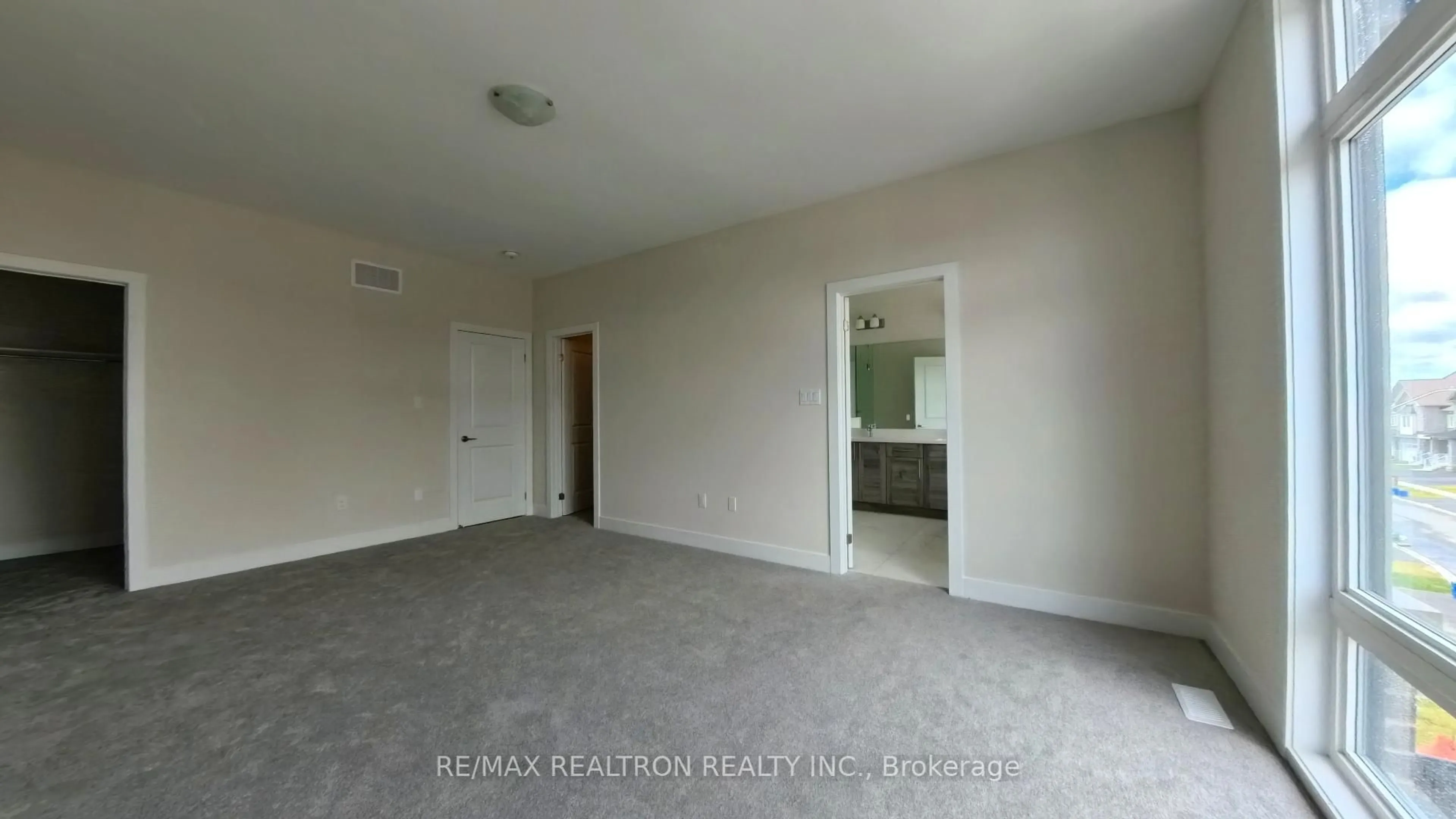 A pic of a room for 344 King Rd, Richmond Hill Ontario L4E 1N5
