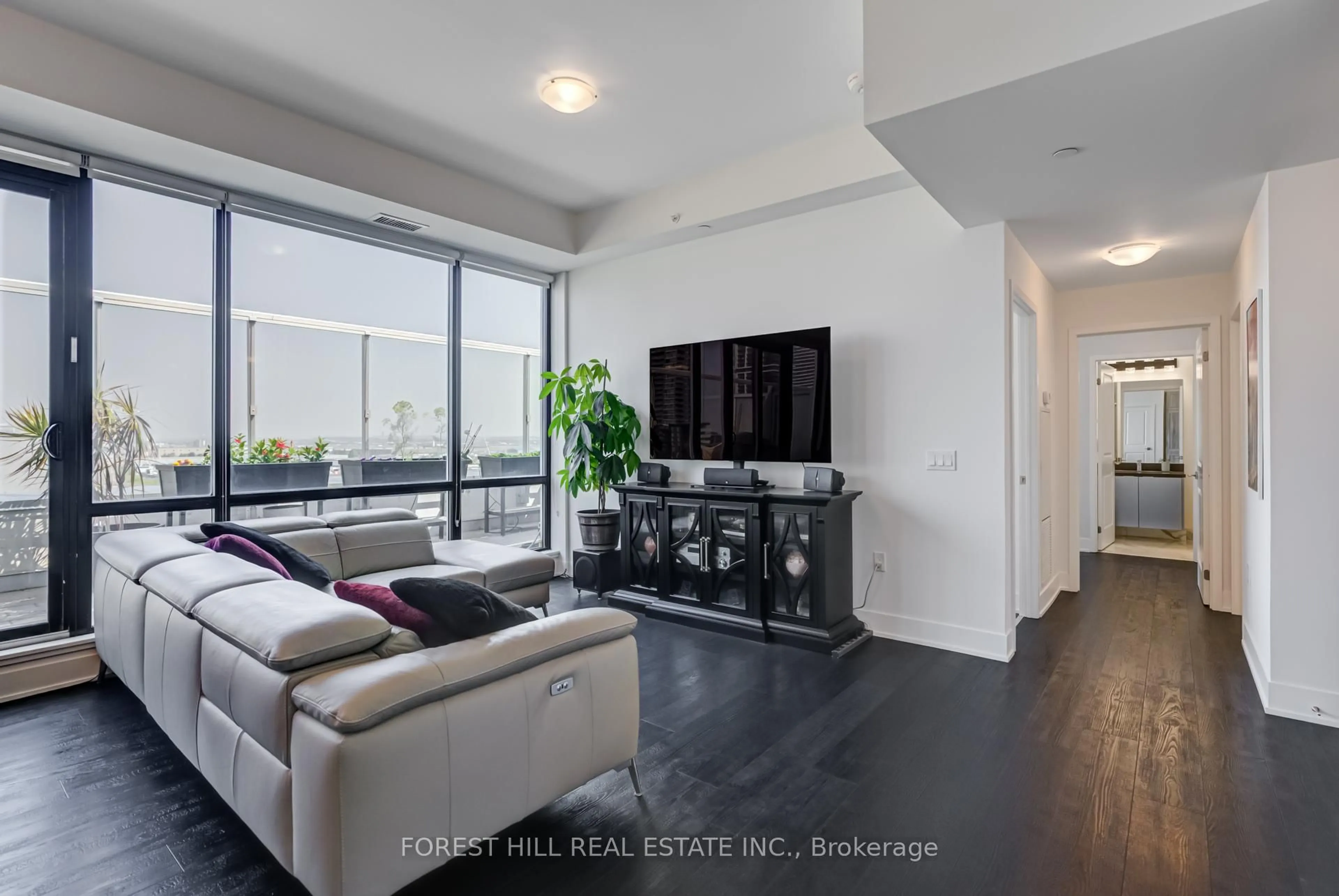 Living room with furniture, unknown for 2908 Highway 7 Rd #616E, Vaughan Ontario L4K 0K5