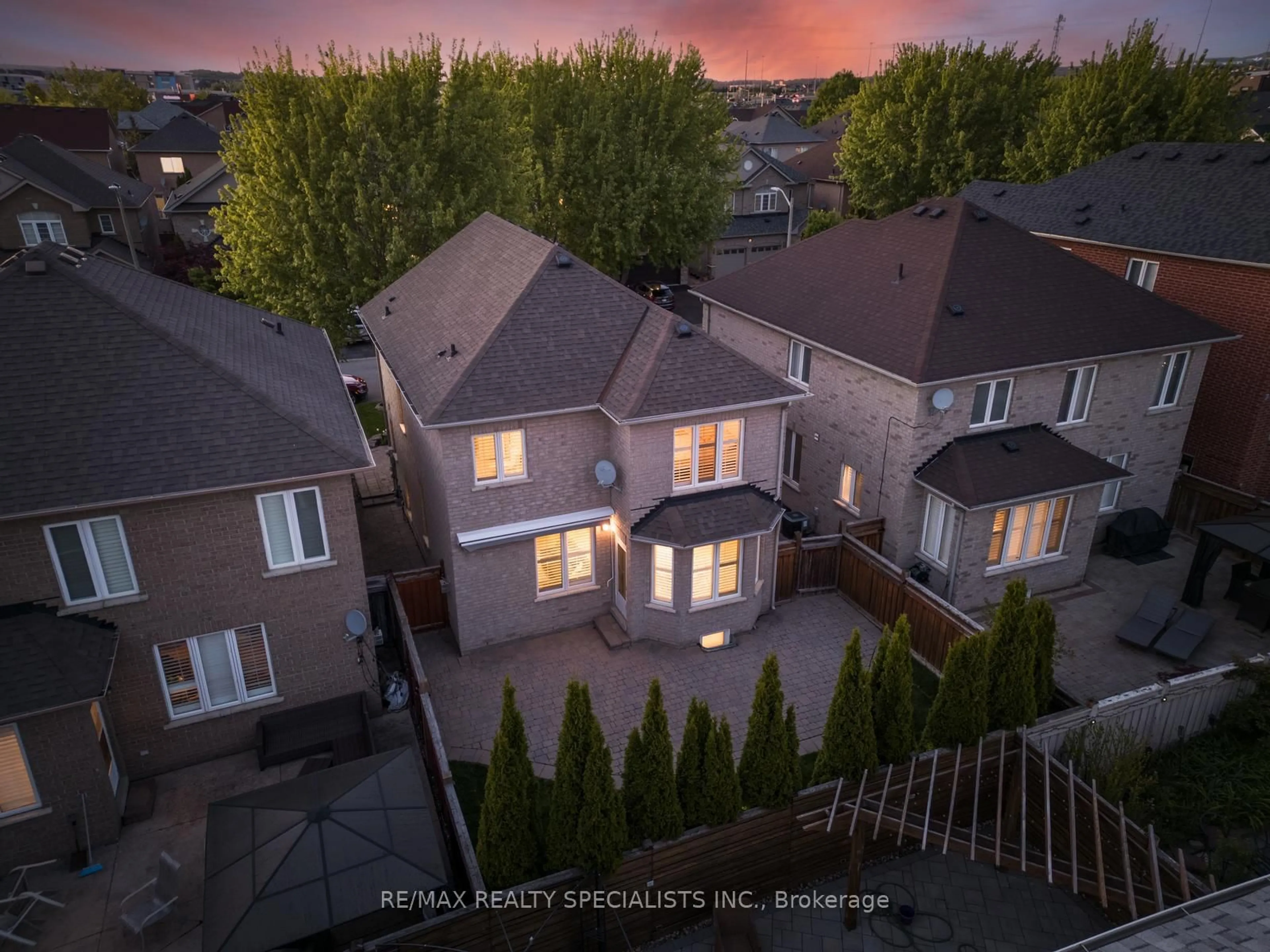 A pic from outside/outdoor area/front of a property/back of a property/a pic from drone, unknown for 25 Grapevine Dr, Vaughan Ontario L4H 2W3