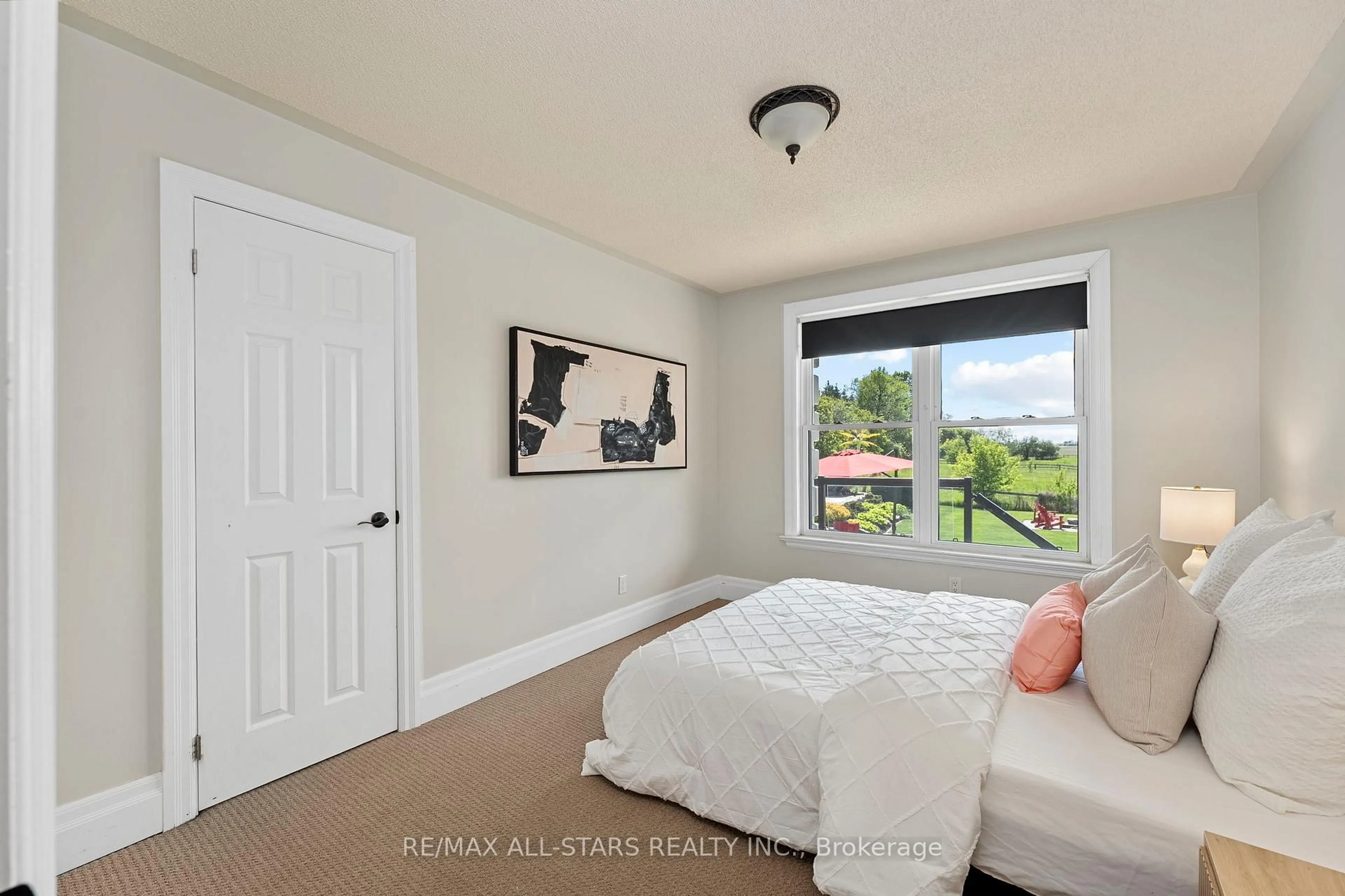 Bedroom with bed, unknown for 21002 Leslie St, East Gwillimbury Ontario L0G 1R0