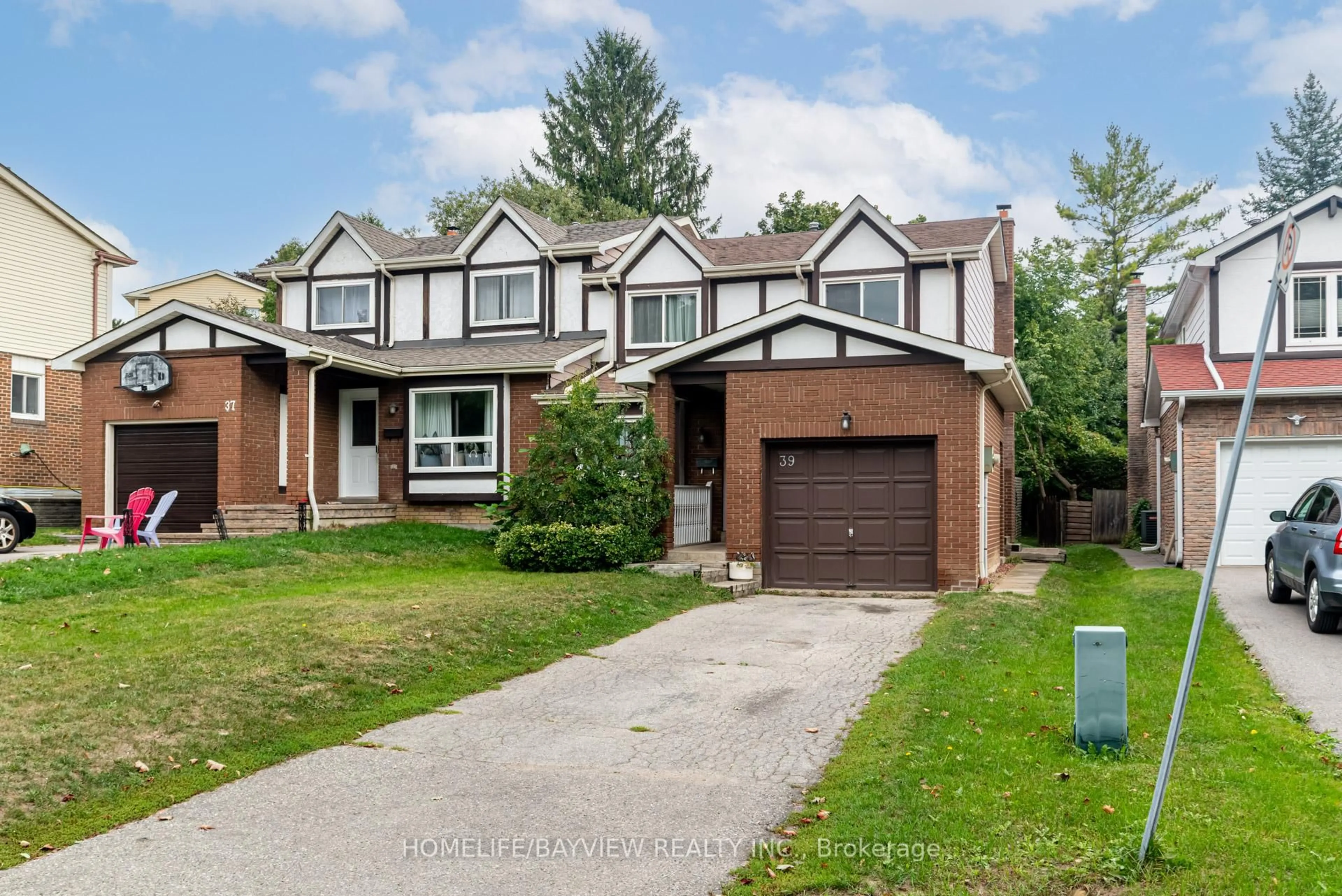 Home with brick exterior material, street for 39 West Borough St, Markham Ontario L3T 4V6