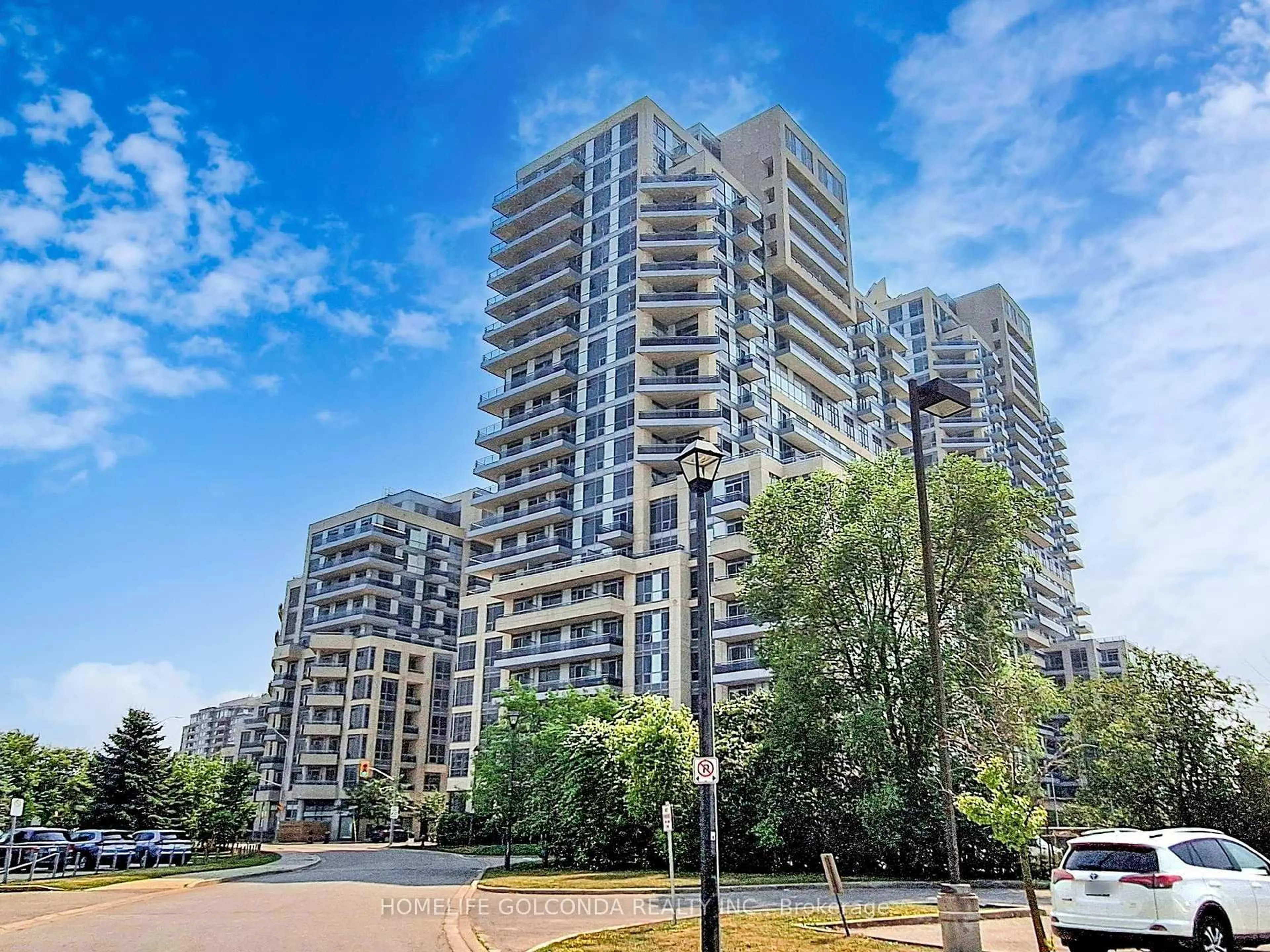 A pic from outside/outdoor area/front of a property/back of a property/a pic from drone, unknown for 9205 Yonge St #1007, Richmond Hill Ontario L4C 6Z2