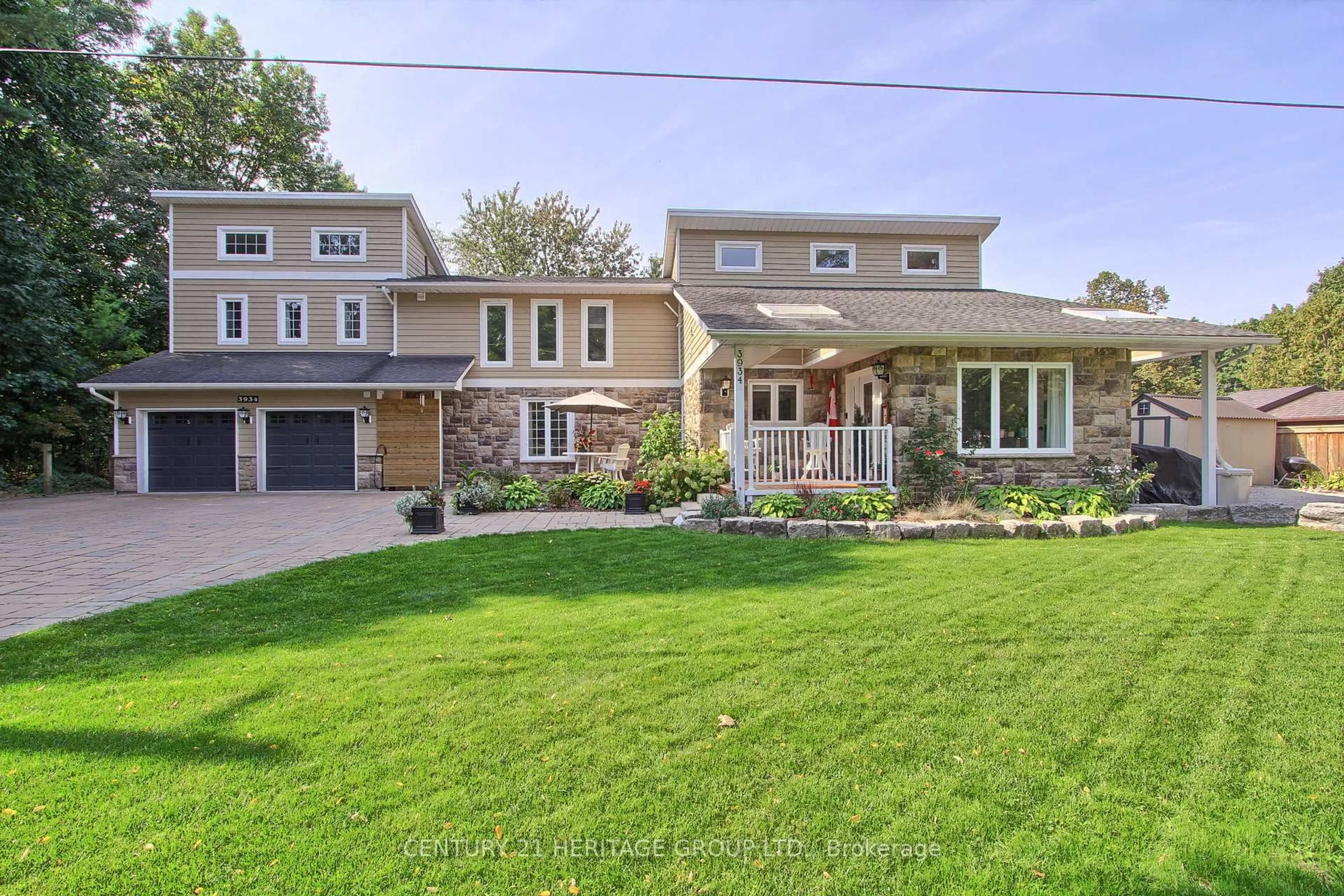 Home with brick exterior material, street for 3934 Richview Rd, Innisfil Ontario L9S 2L7