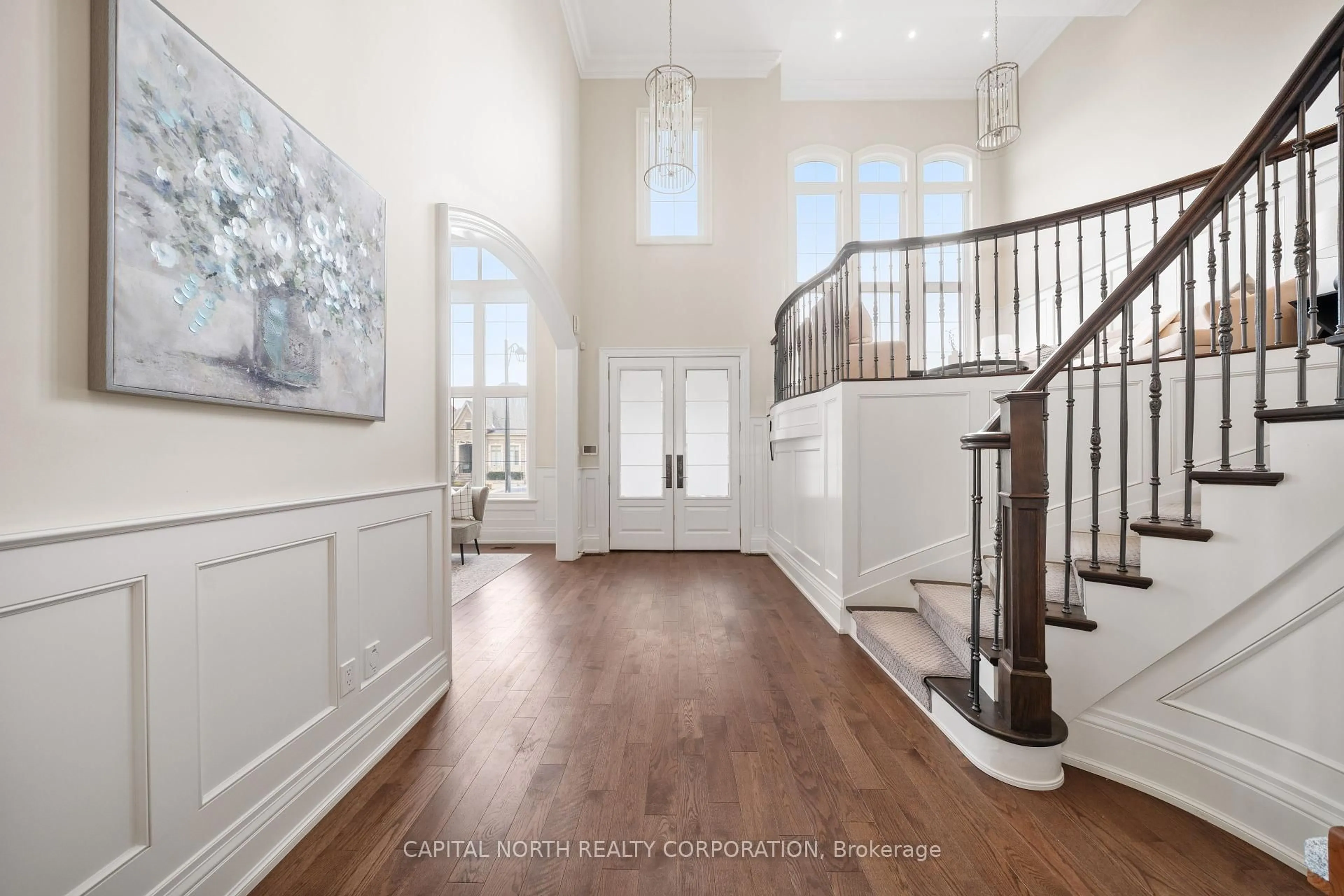 Indoor entryway for 4 Peter Glass Rd, King Ontario L7B 0M7