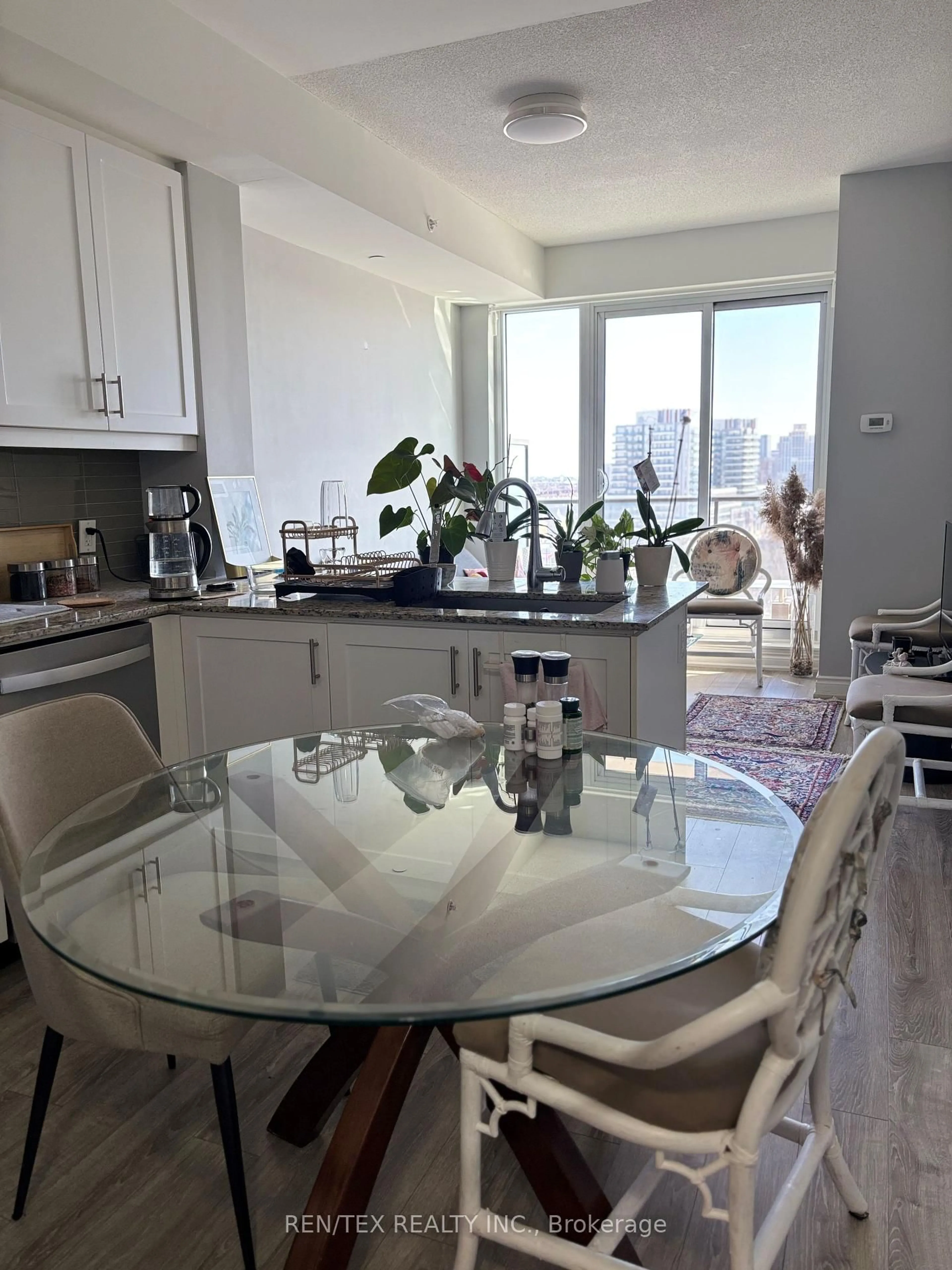 Unknown for 9618 Yonge St #1003, Richmond Hill Ontario L4C 0X5