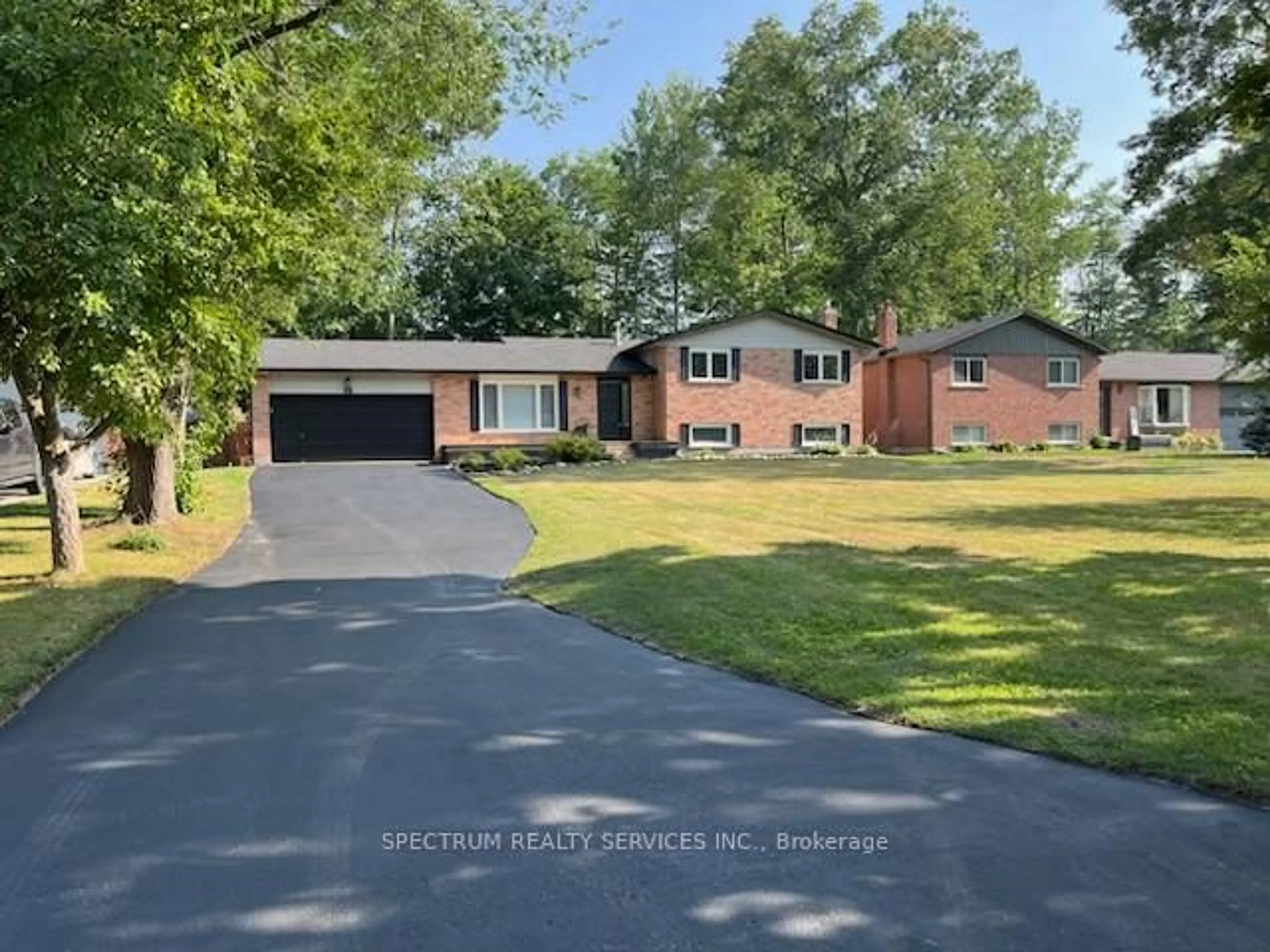 Home with brick exterior material, street for 52 French Cres, East Gwillimbury Ontario L9N 1J9