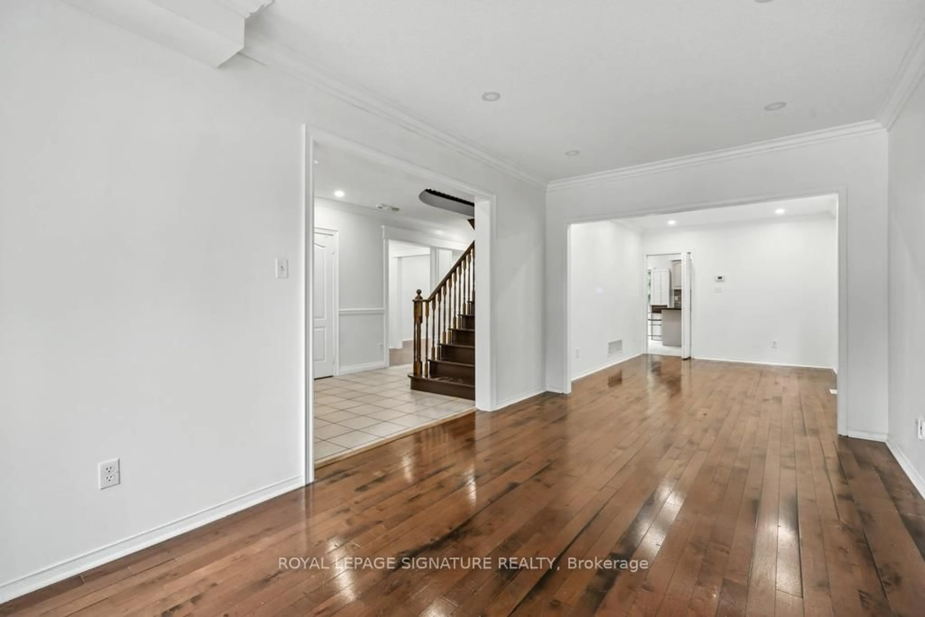Unknown for 584 Doubletree Lane, Newmarket Ontario L3X 2K6