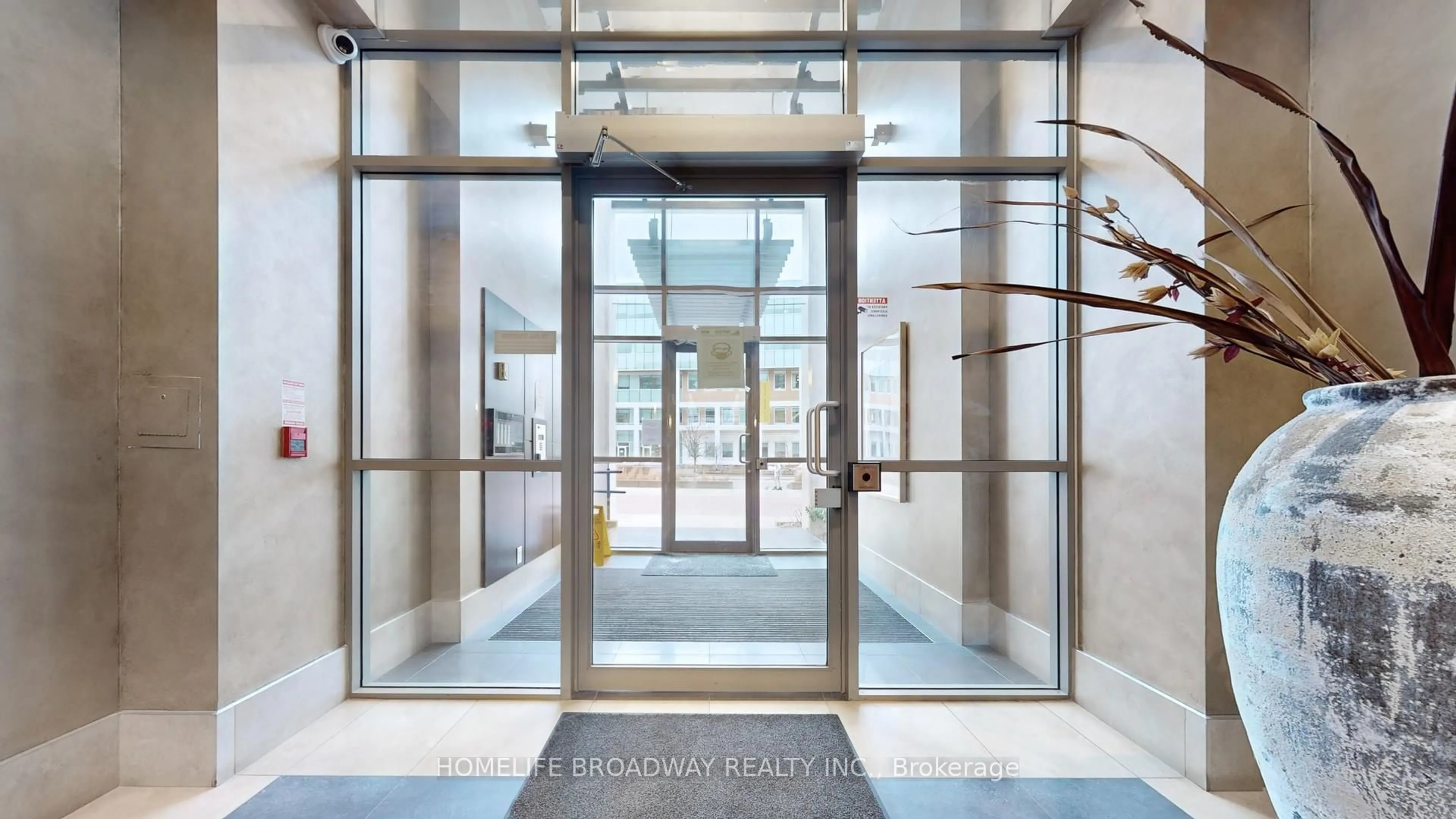 Indoor foyer for 1 Upper Duke Cres #902, Markham Ontario L6G 0B6