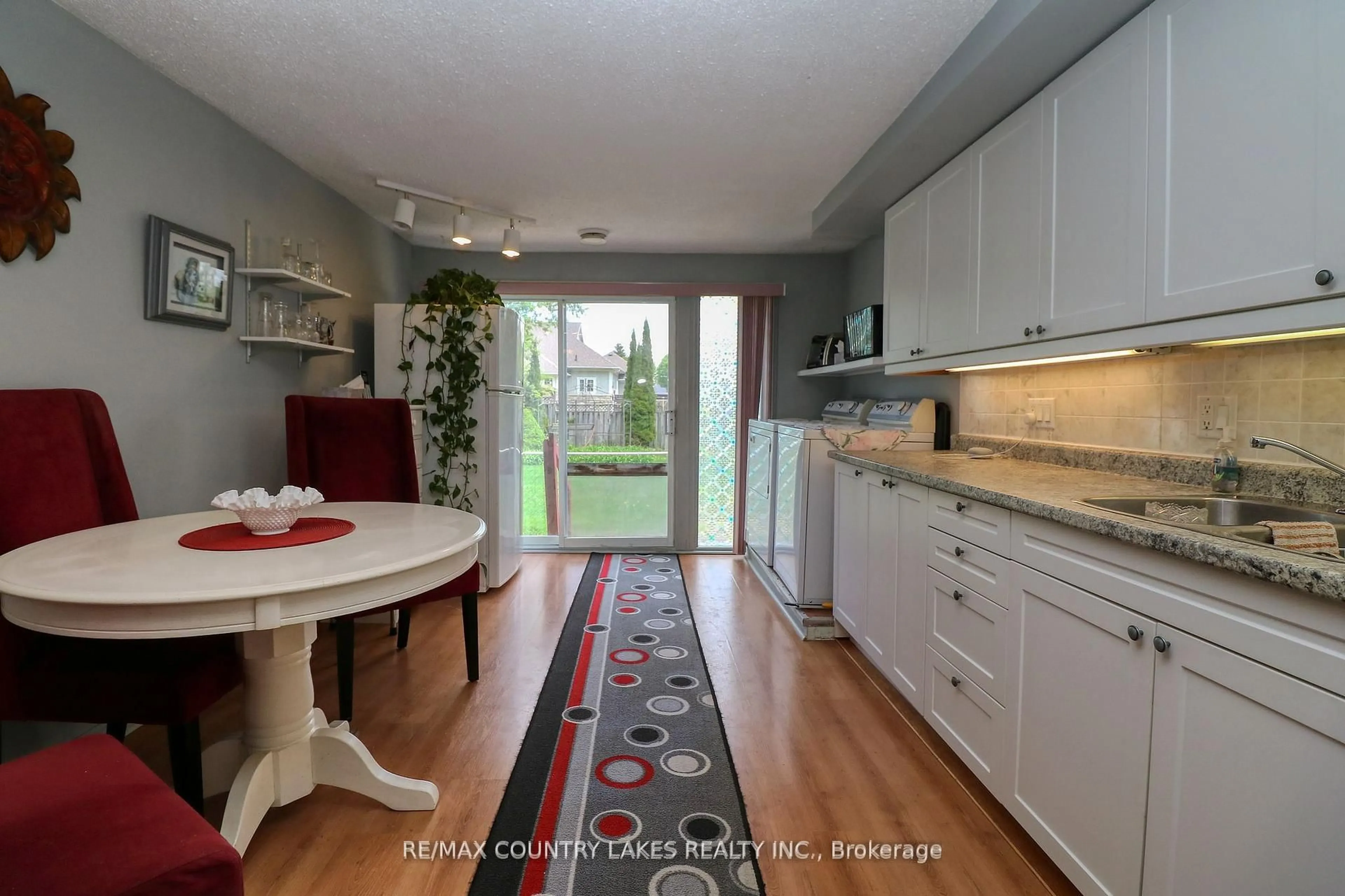Open concept kitchen, ceramic/tile floor for 87 Grew Blvd, Georgina Ontario L0E 1L0