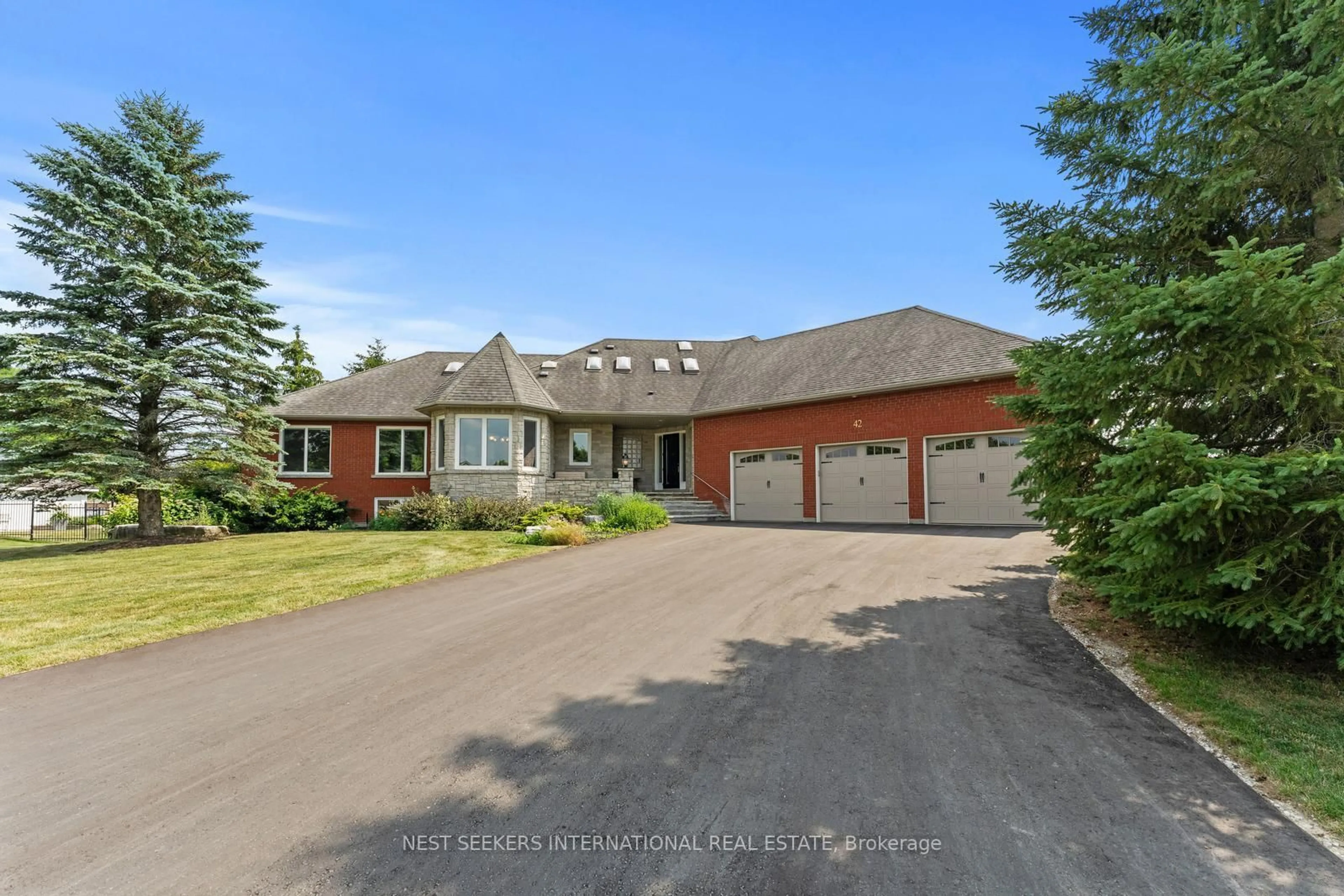 A pic from outside/outdoor area/front of a property/back of a property/a pic from drone, unknown for 42 Witherspoon Way, King Ontario L0G 1N0