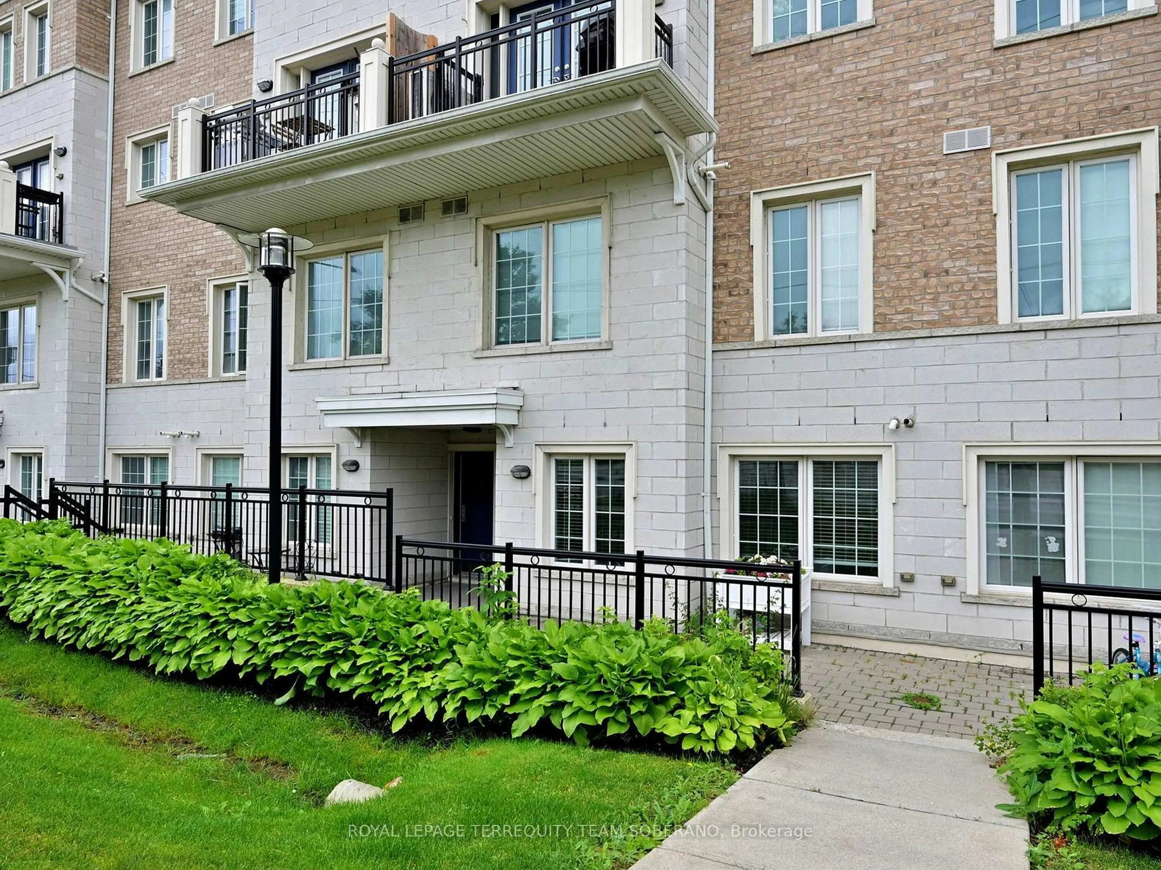 Patio, street for 26 Bruce St #D03, Vaughan Ontario L4L 1J4