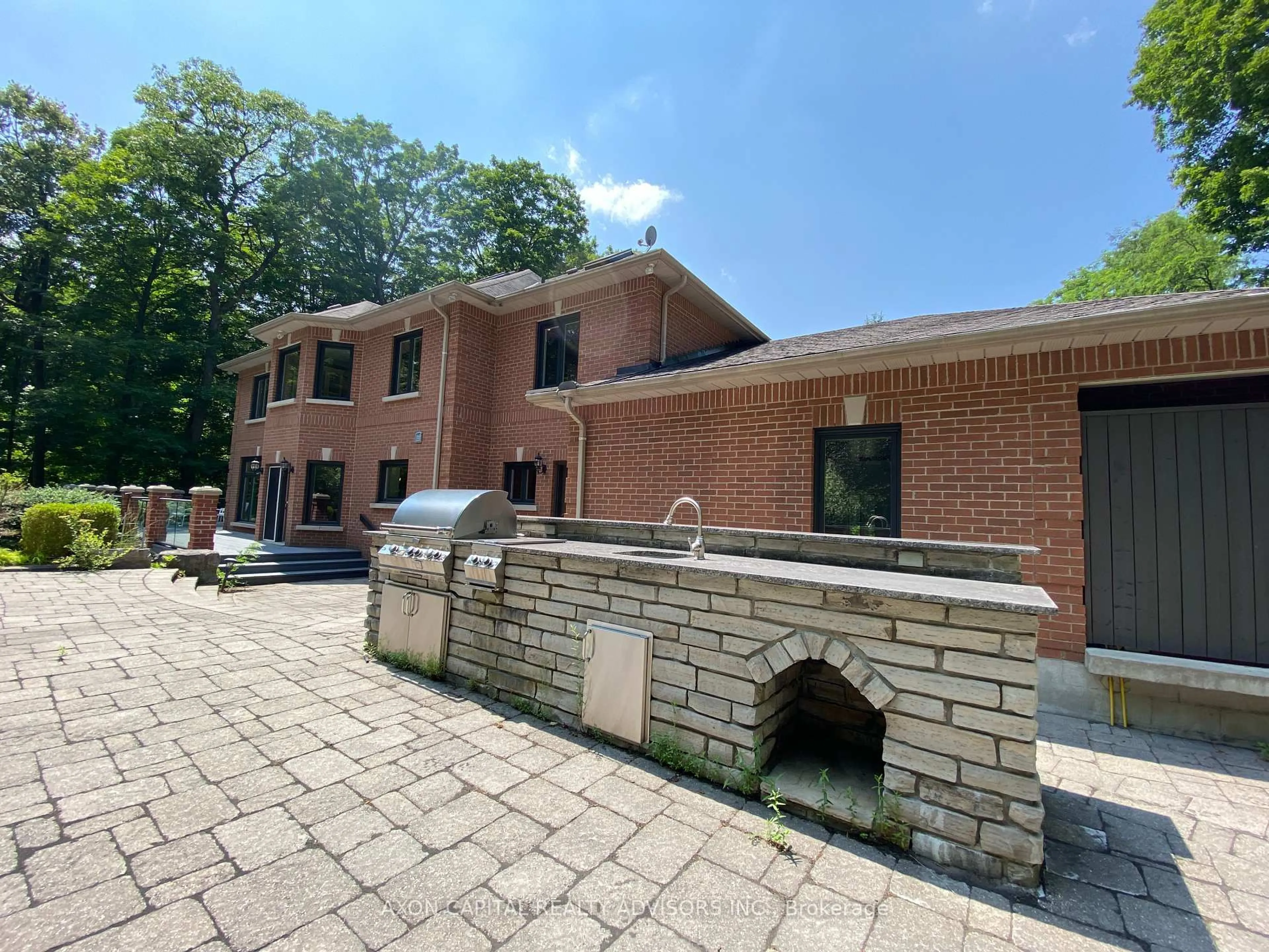 Home with brick exterior material, building for 19 Blue Ridge Tr, Whitchurch-Stouffville Ontario L4A 2L4