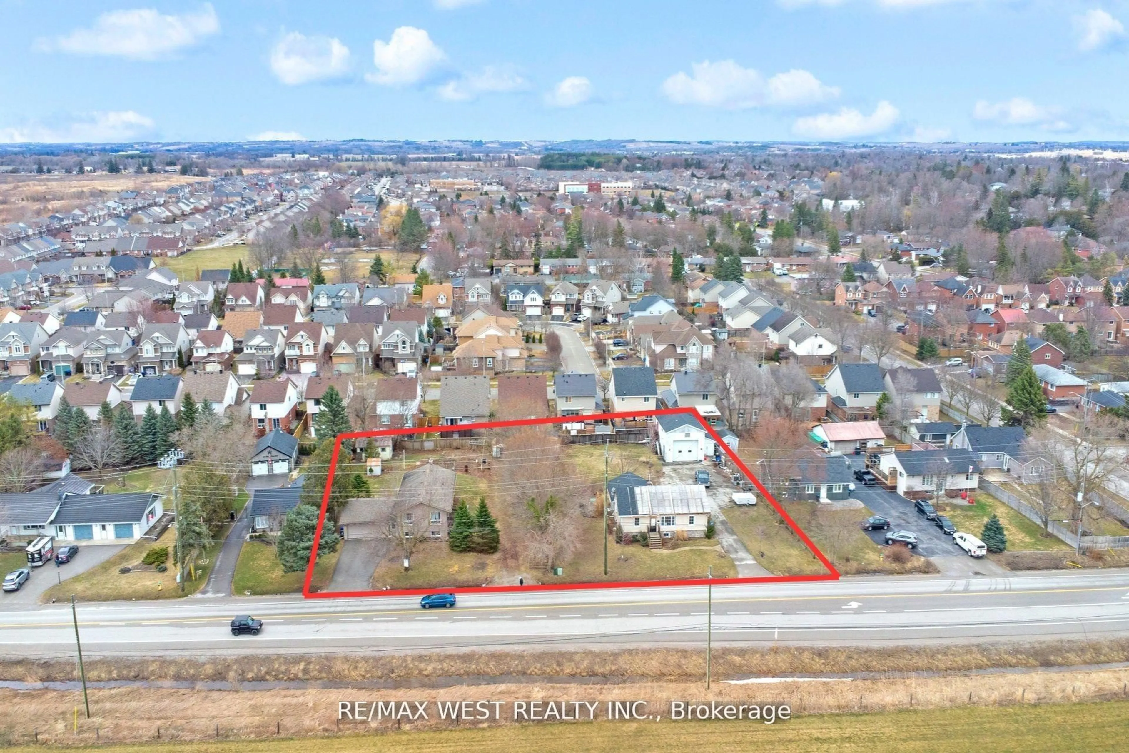 A pic from outside/outdoor area/front of a property/back of a property/a pic from drone, street for 299&295 King St, New Tecumseth Ontario L9R 1N3