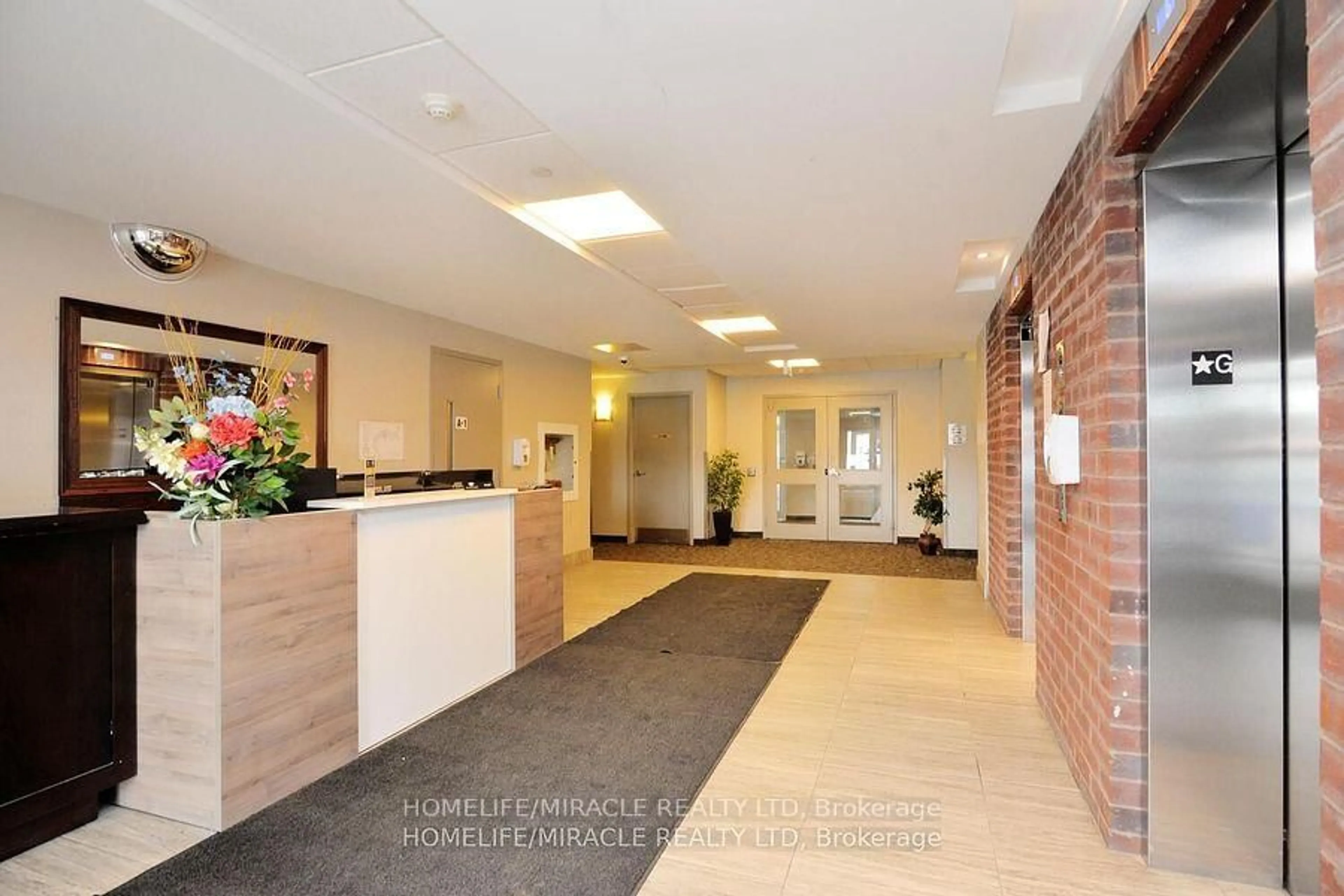 Indoor foyer for 7325 MARKHAM Rd #503, Markham Ontario L3S 0C9