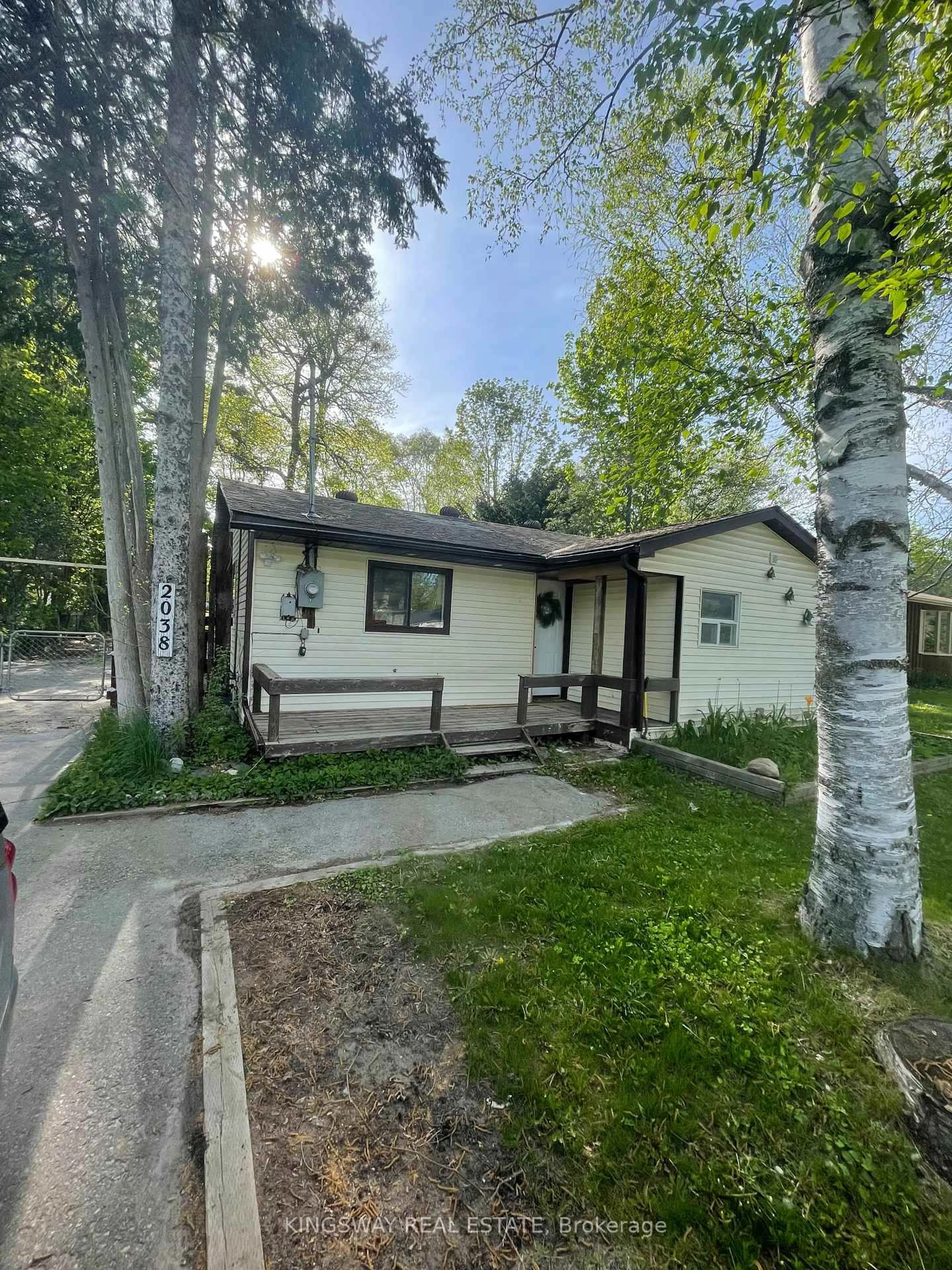 Unknown for 2038 St Johns Rd, Innisfil Ontario L9S 1V4