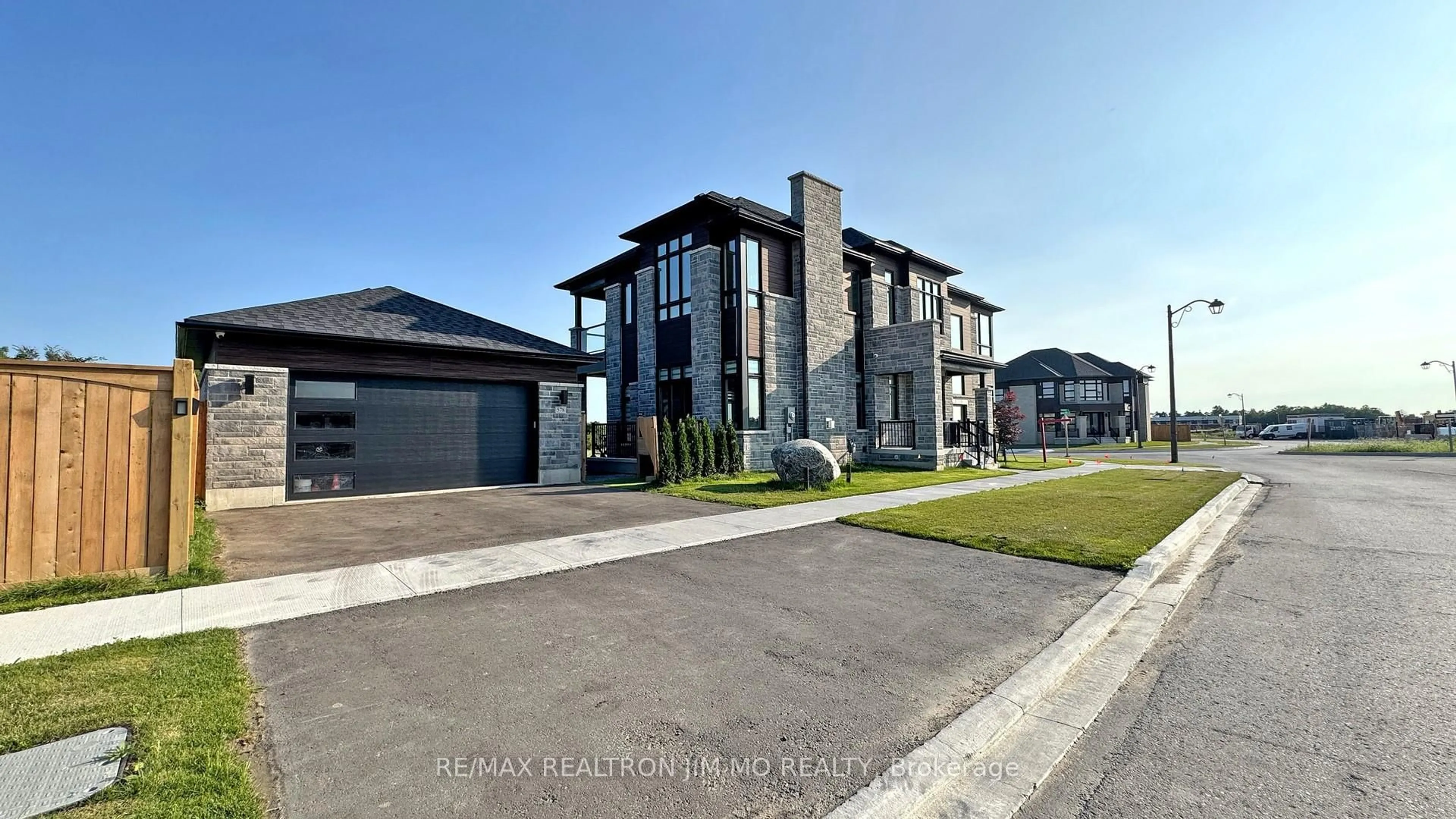 Home with brick exterior material, street for 578 Baker Hill Blvd, Whitchurch-Stouffville Ontario L4A 0T8