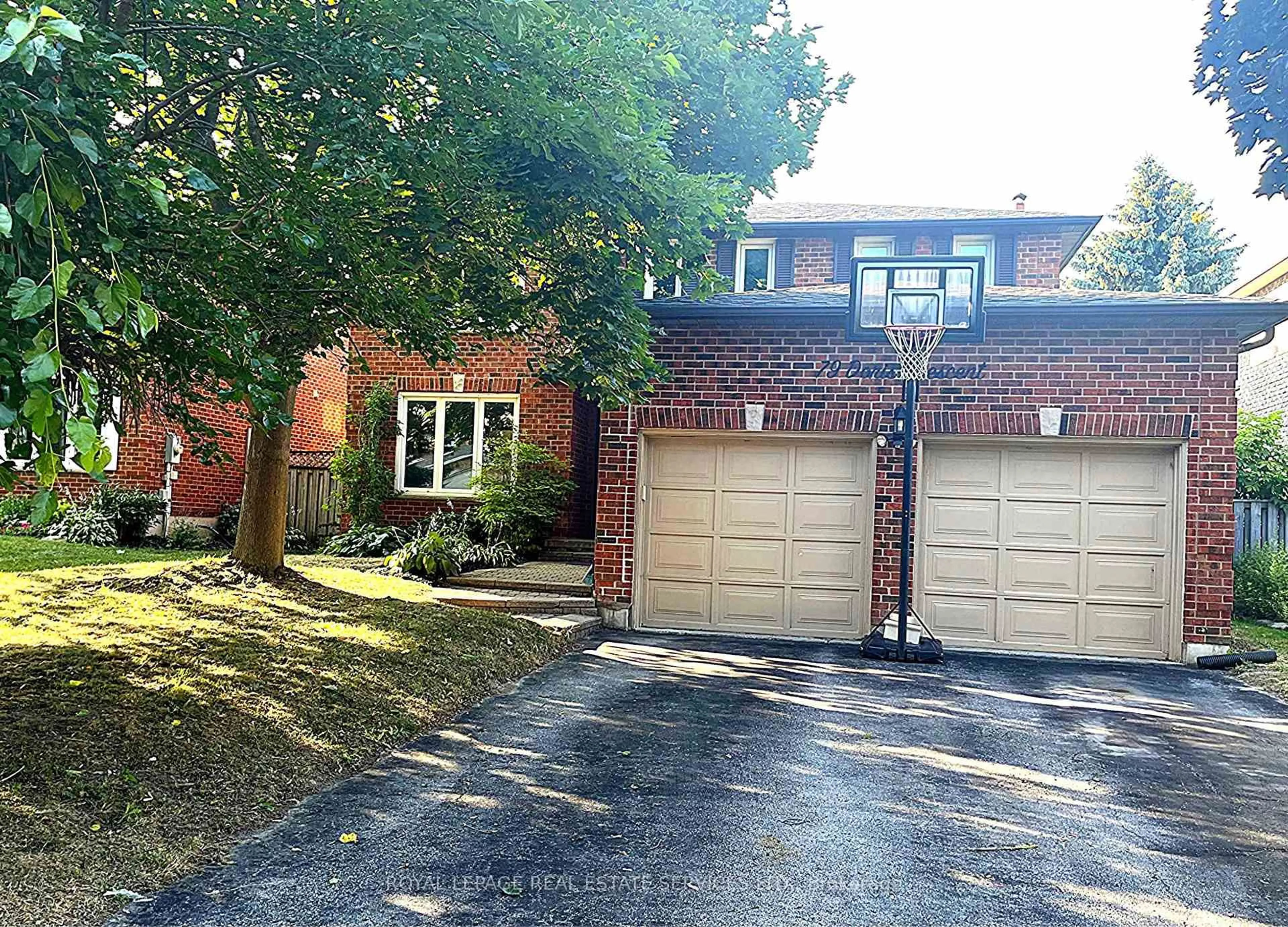 Unknown for 79 Doris Cres, Newmarket Ontario L3Y 7V5