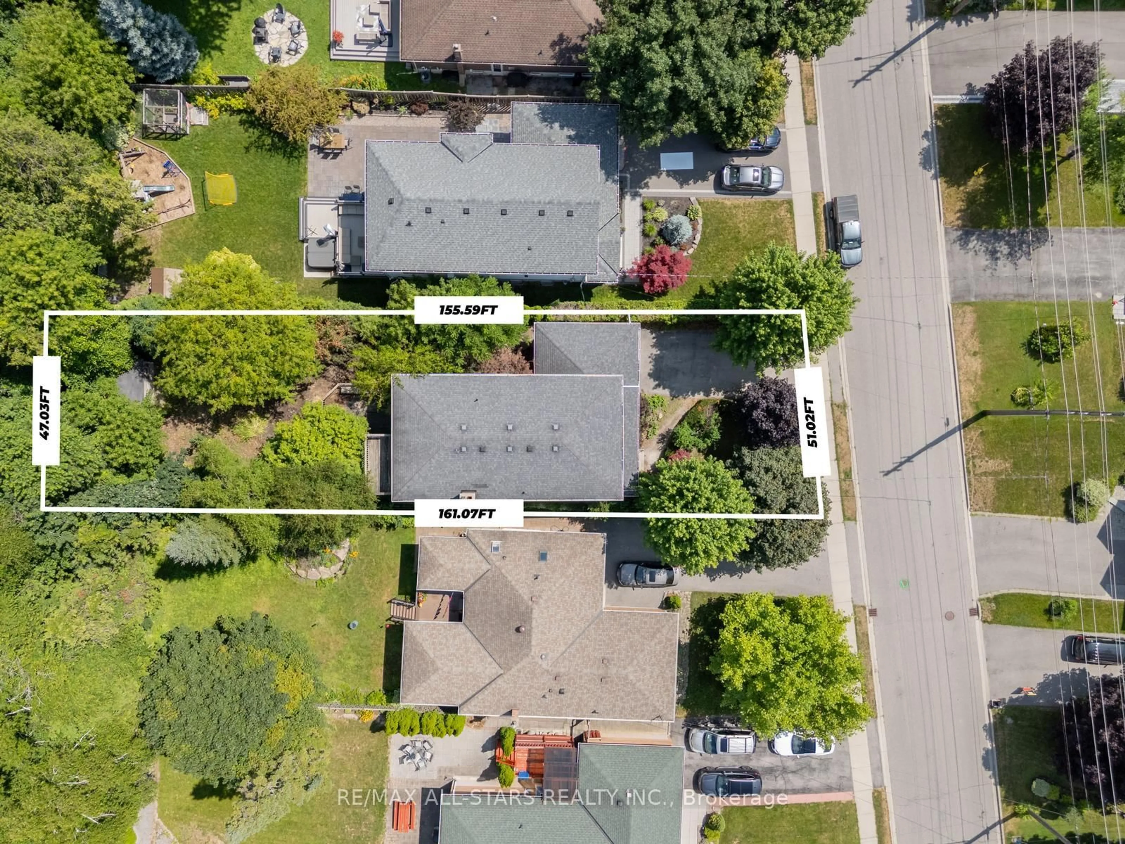 A pic from outside/outdoor area/front of a property/back of a property/a pic from drone, street for 111 Manitoba St, Whitchurch-Stouffville Ontario L4A 4Y2