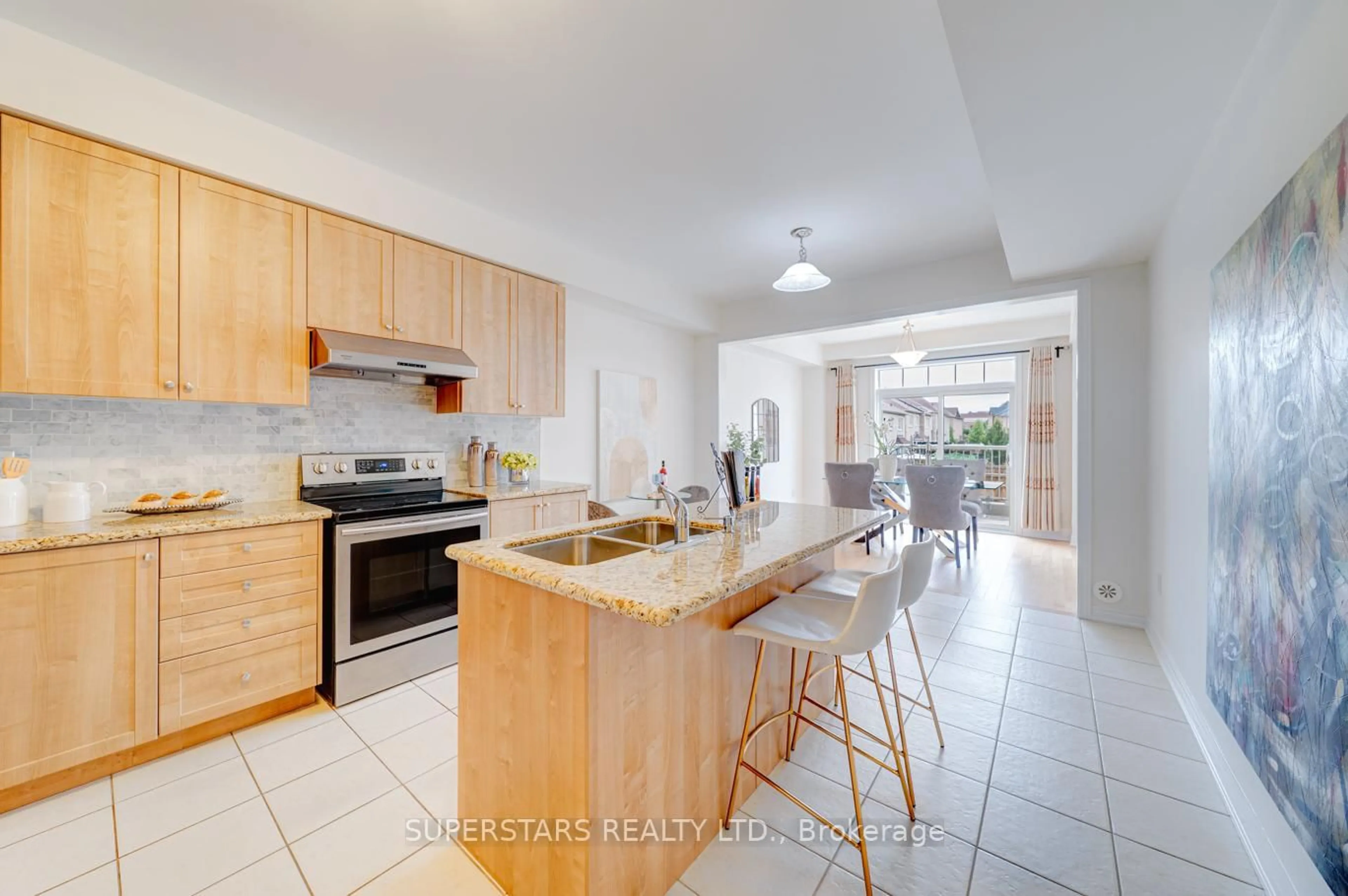 Open concept kitchen, ceramic/tile floor for 4606 16th Ave, Markham Ontario L6C 0X6