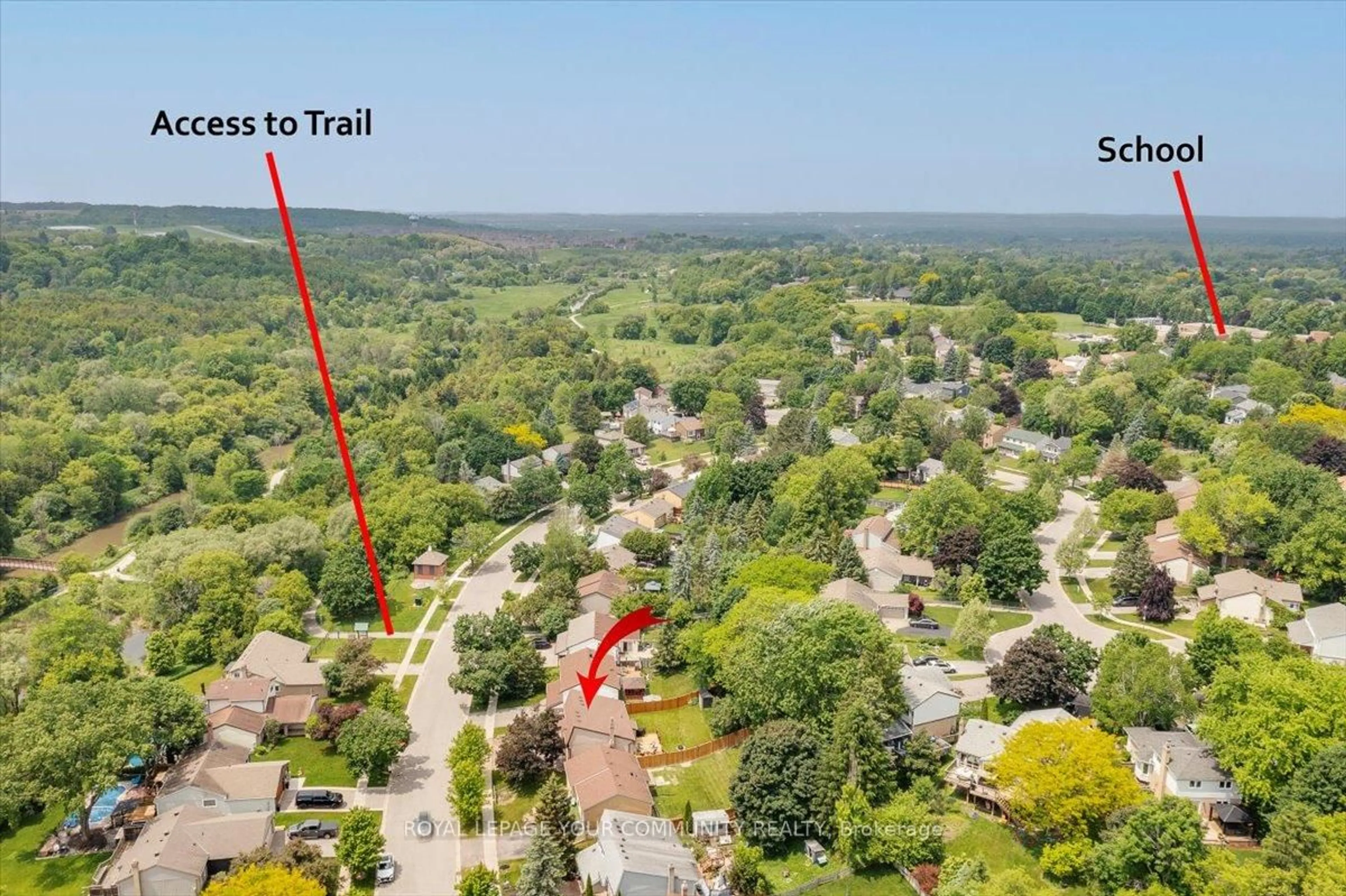A pic from outside/outdoor area/front of a property/back of a property/a pic from drone, unknown for 75 Holland River Blvd, East Gwillimbury Ontario L9N 1C3