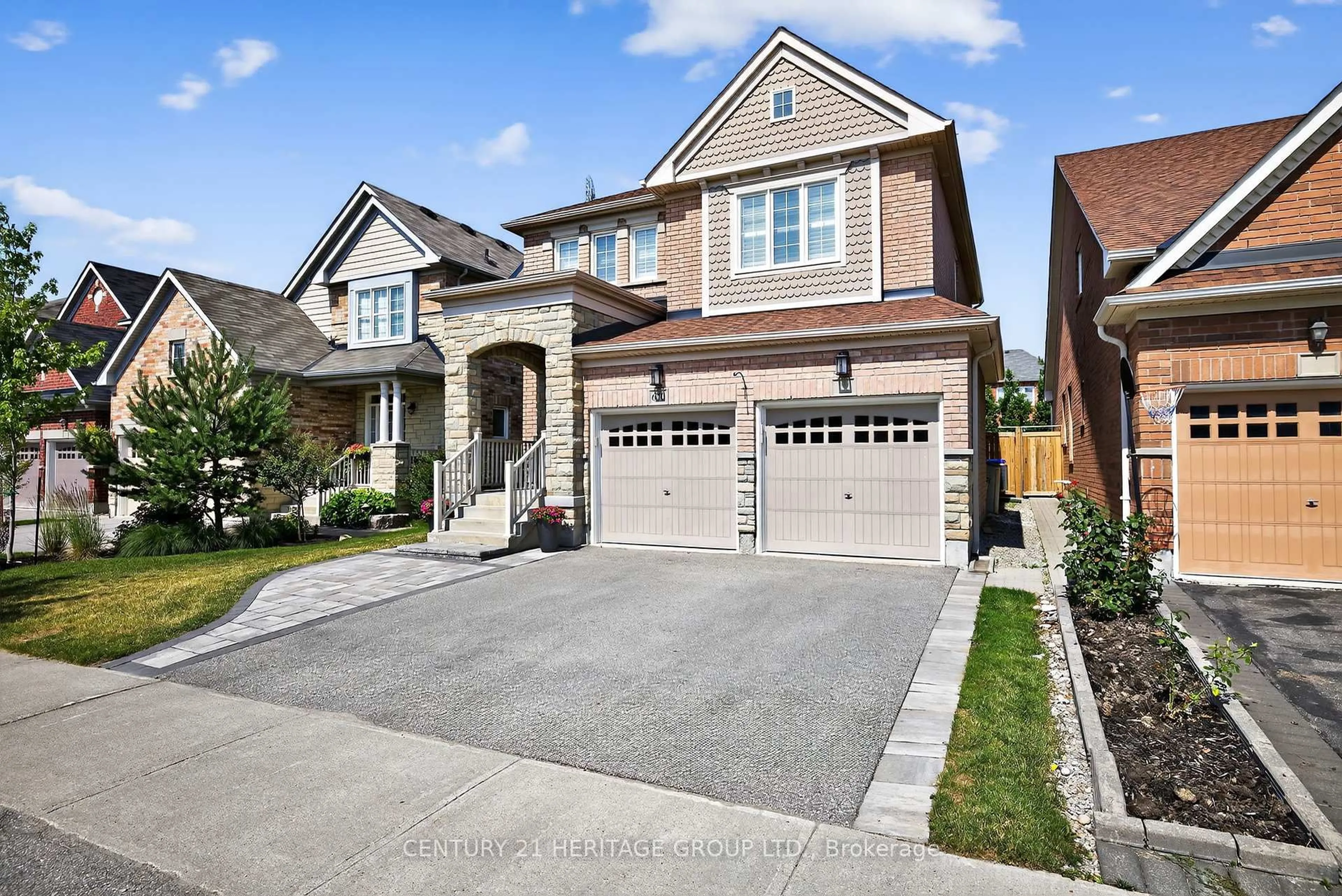 Home with brick exterior material, street for 670 West Park Ave, Bradford West Gwillimbury Ontario L3Z 0T9
