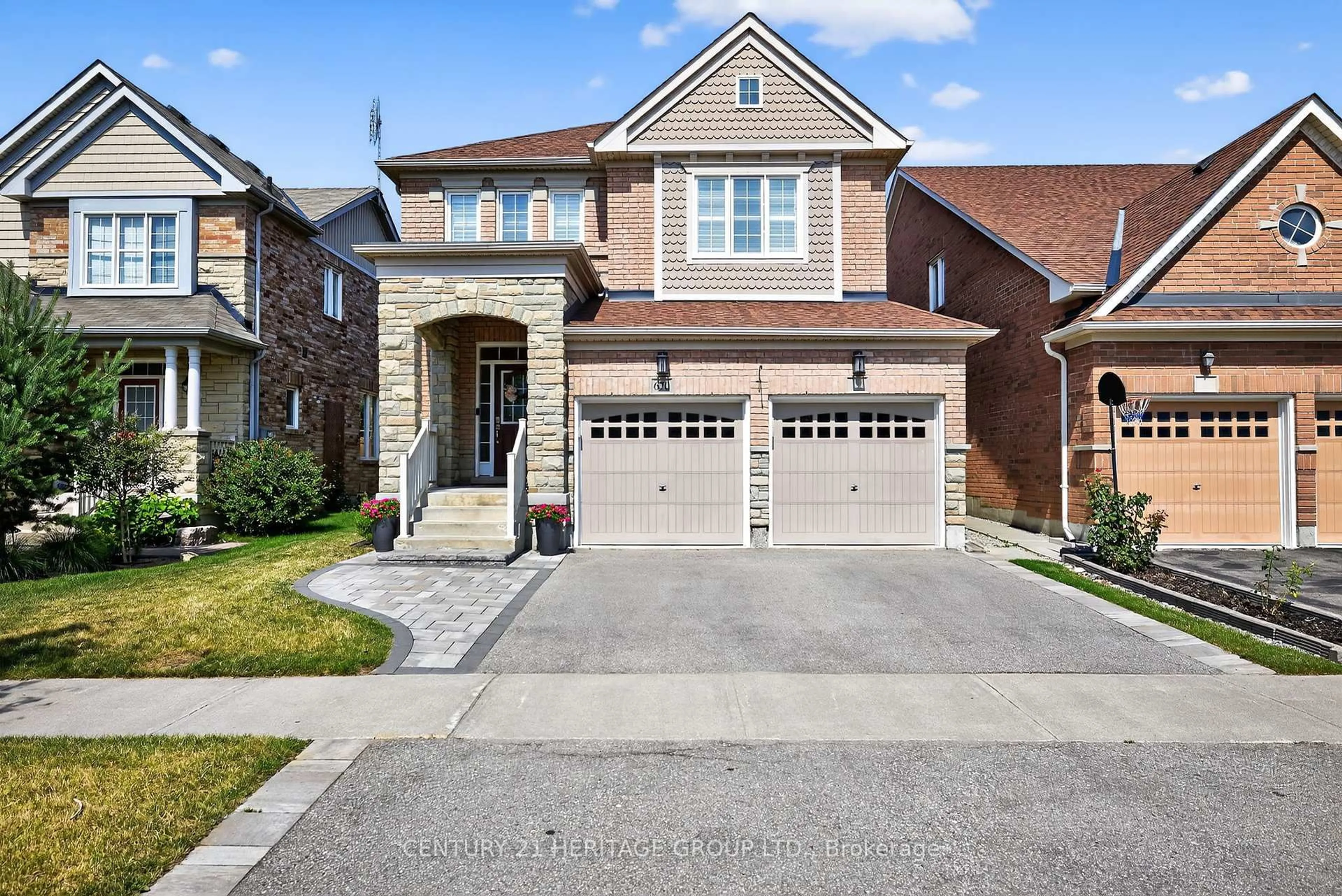 Home with brick exterior material, street for 670 West Park Ave, Bradford West Gwillimbury Ontario L3Z 0T9
